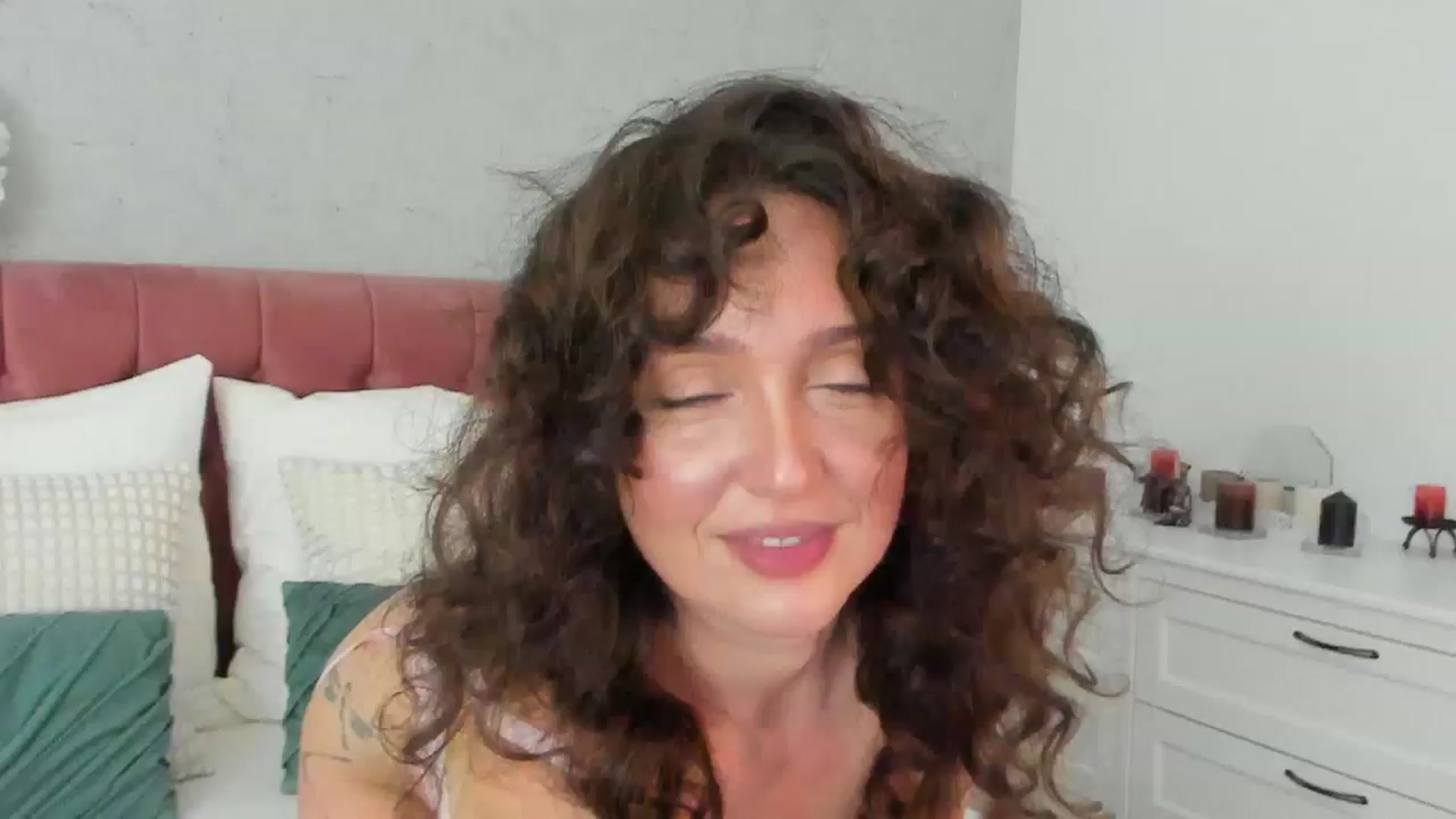 Gallery image thumbnail from FoxyLarysa's myfreecams stream on, 01/27/2026, 09:59 image 6 of 20