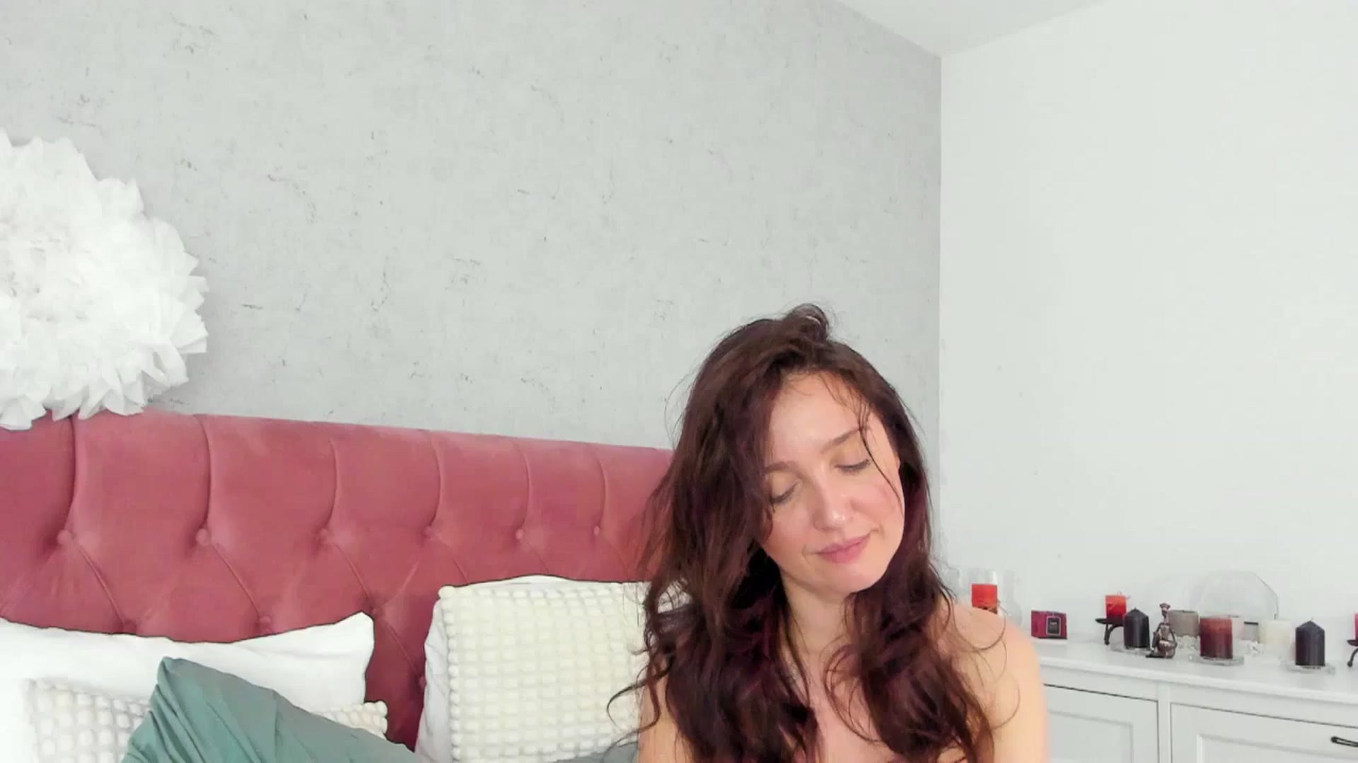 Gallery image thumbnail from FoxyLarysa's myfreecams stream on, 02/04/2026, 09:28 image 1 of 20