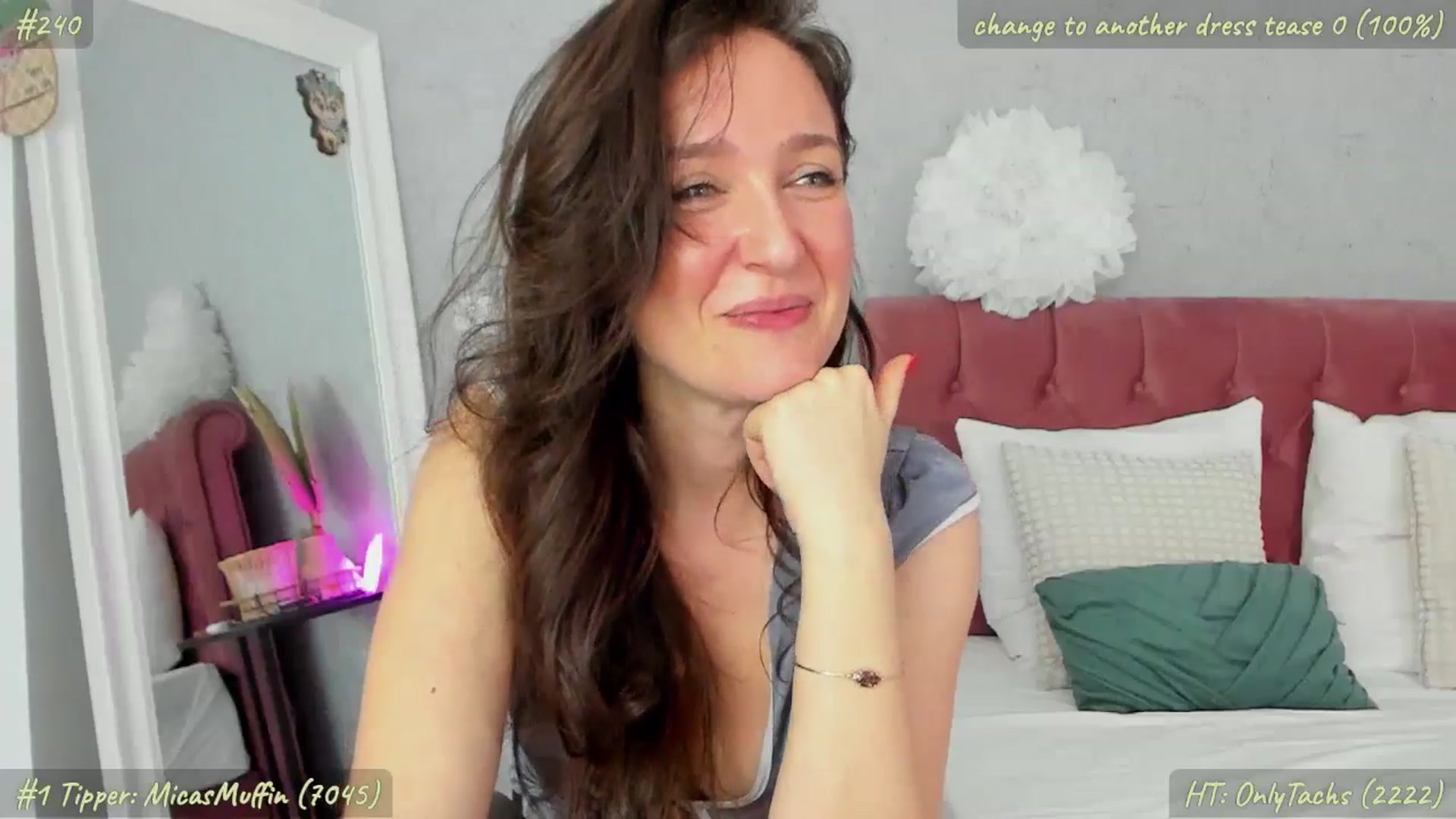 Gallery image thumbnail from FoxyLarysa's myfreecams stream on, 02/07/2026, 09:00 image 16 of 20