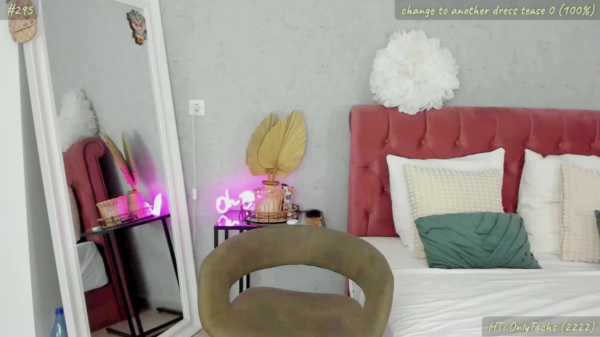 Gallery image thumbnail from FoxyLarysa's myfreecams stream on, 02/07/2026, 09:00 image 10 of 20