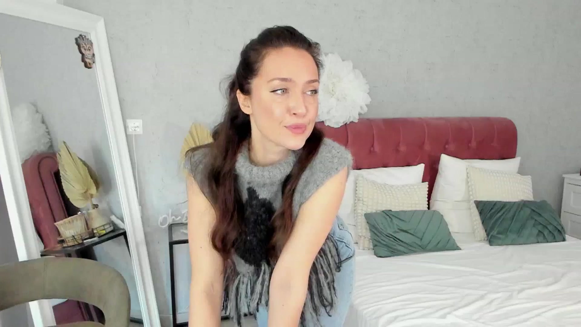 Gallery image thumbnail from FoxyLarysa's myfreecams stream on, 03/04/2026, 07:42 image 7 of 20