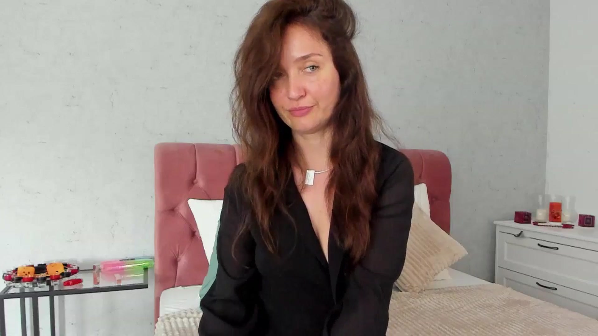 Gallery image thumbnail from FoxyLarysa's myfreecams stream on, 04/15/2026, 13:28 image 13 of 20