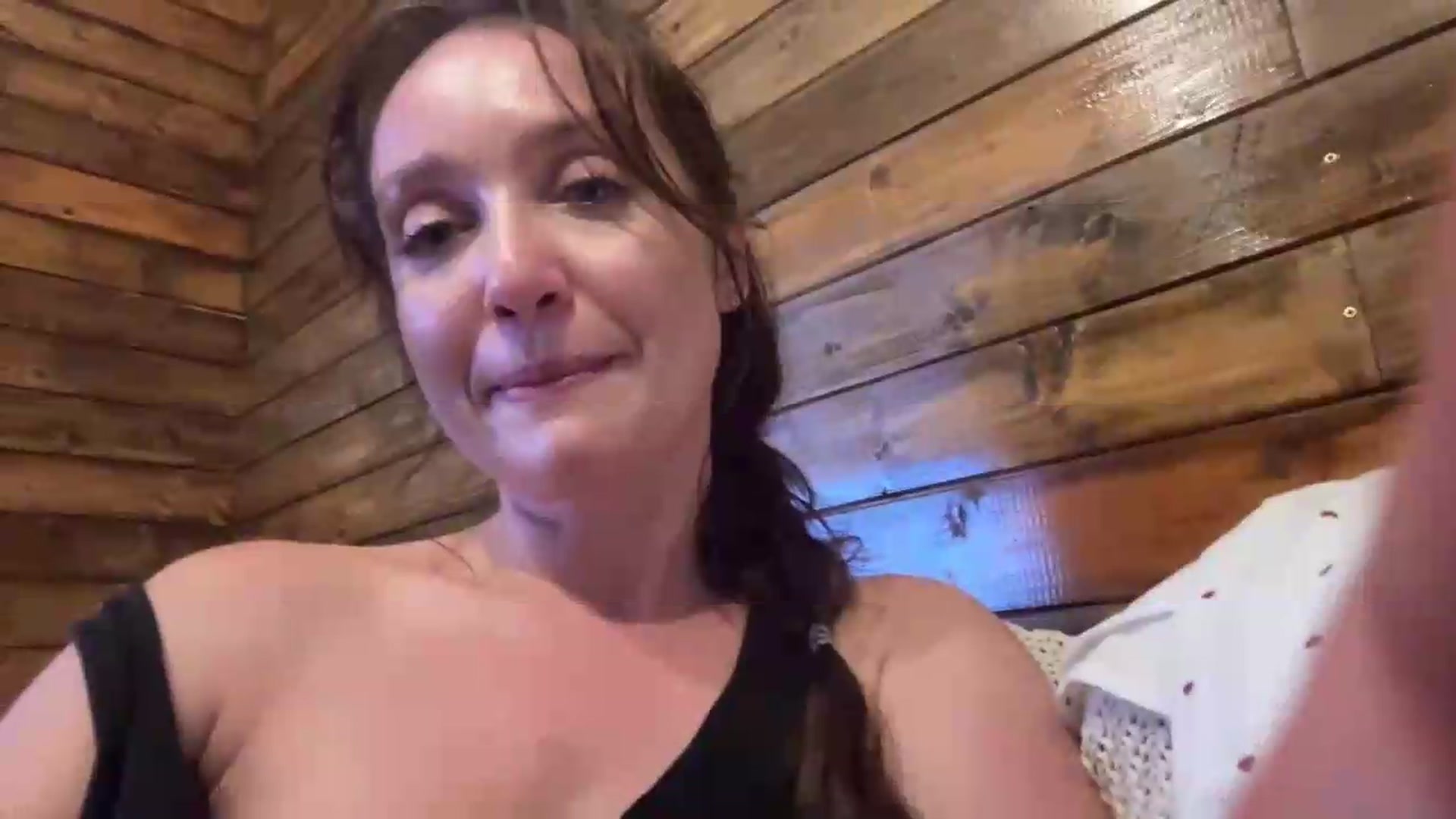 Gallery image thumbnail from FoxyLarysa's myfreecams stream on, 08/05/2026, 22:51 image 13 of 20
