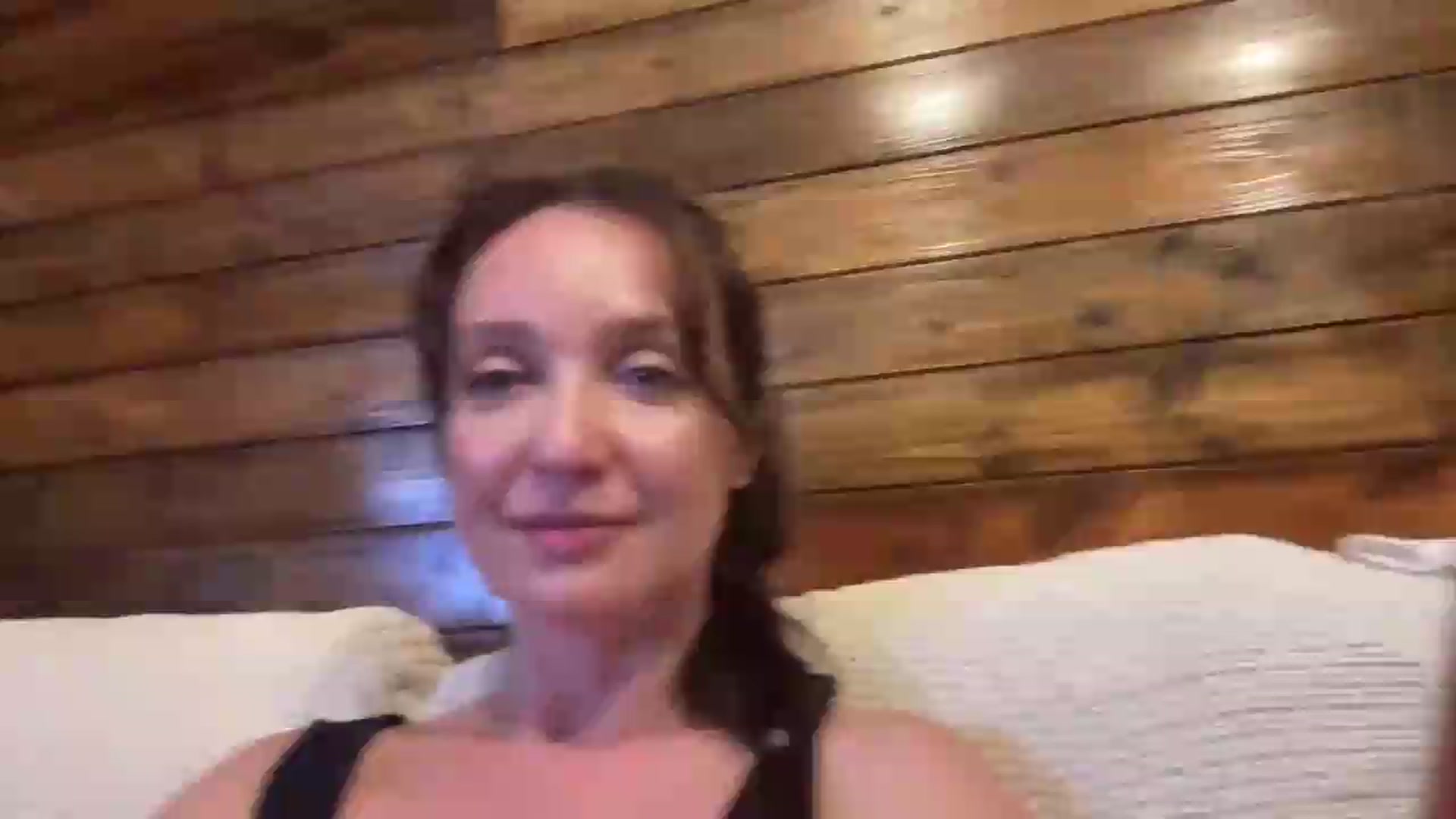 Gallery image thumbnail from FoxyLarysa's myfreecams stream on, 08/05/2026, 22:51 image 6 of 20