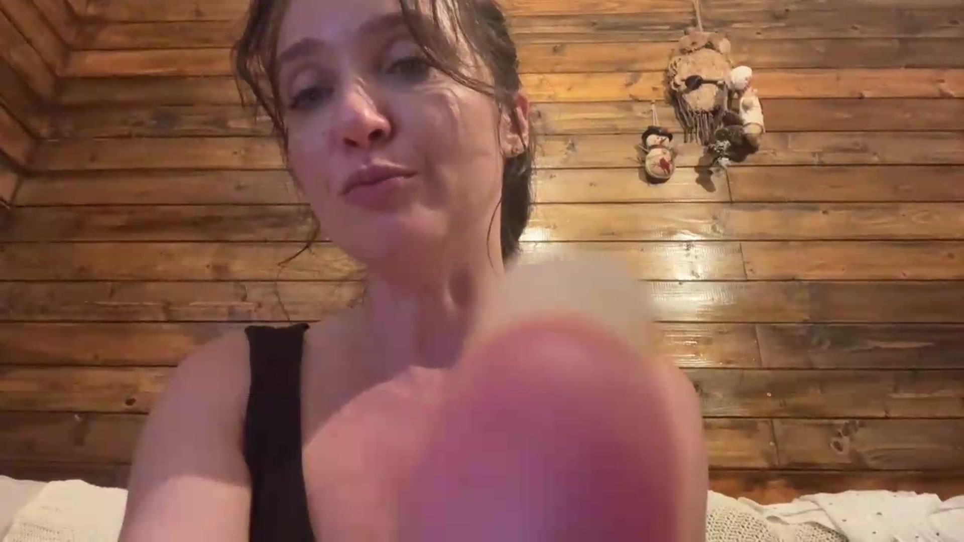 Gallery image thumbnail from FoxyLarysa's myfreecams stream on, 08/05/2026, 22:51 image 3 of 20