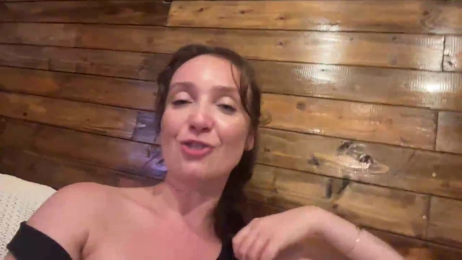 Gallery image thumbnail from FoxyLarysa's myfreecams stream on, 08/05/2026, 22:51 image 20 of 20