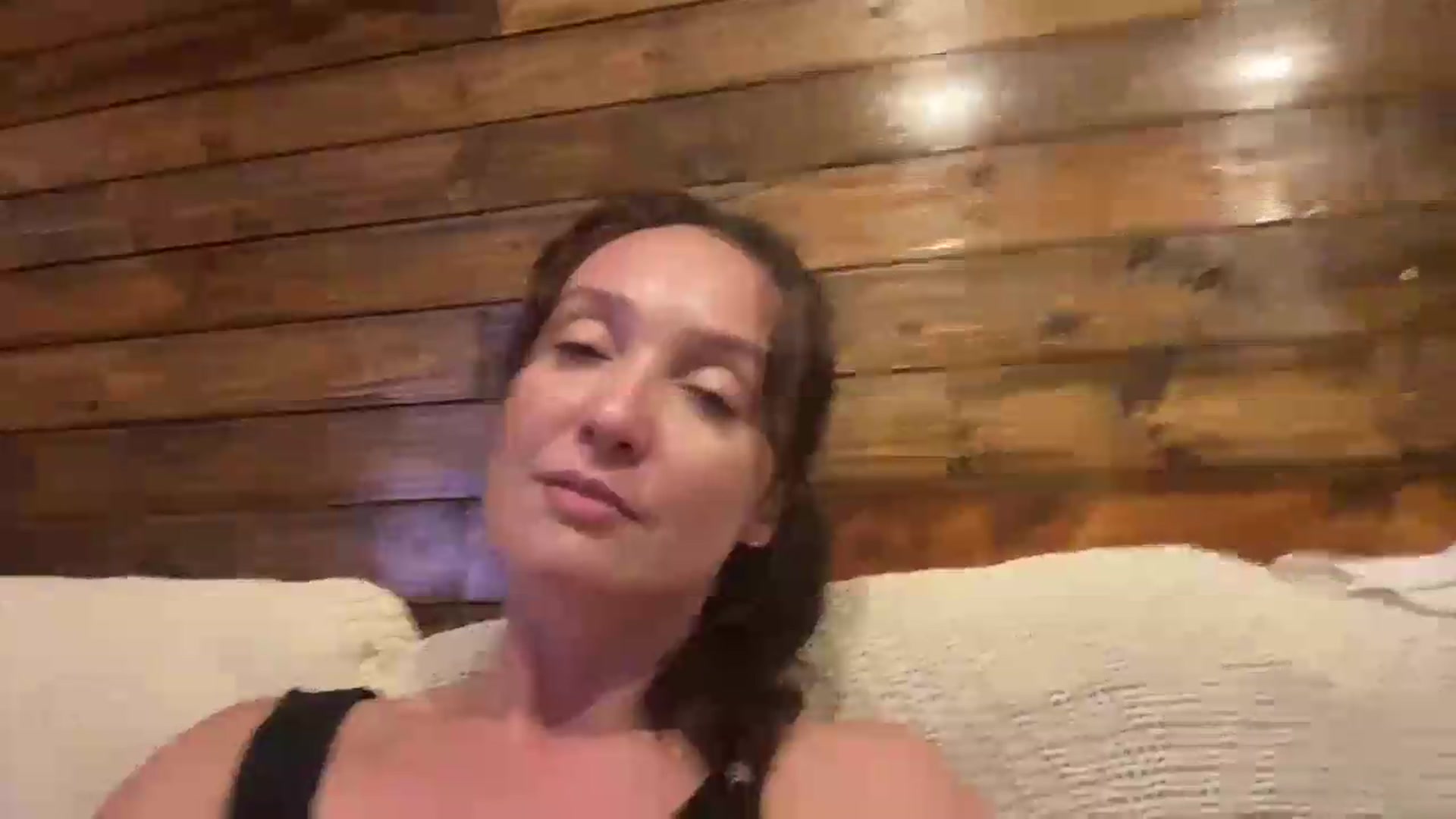 Gallery image thumbnail from FoxyLarysa's myfreecams stream on, 08/05/2026, 22:51 image 7 of 20