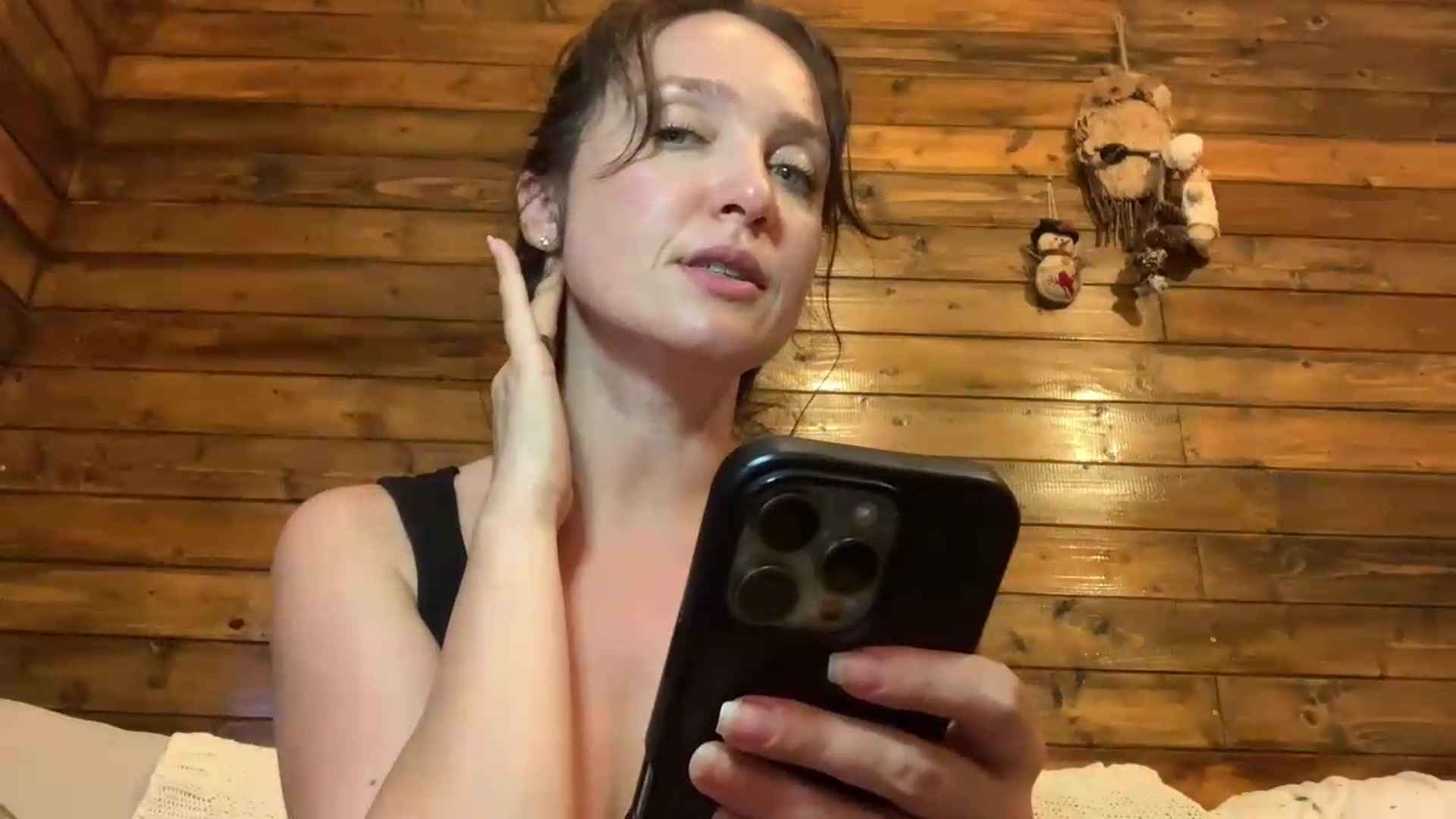 Gallery image thumbnail from FoxyLarysa's myfreecams stream on, 08/05/2026, 23:20 image 14 of 20