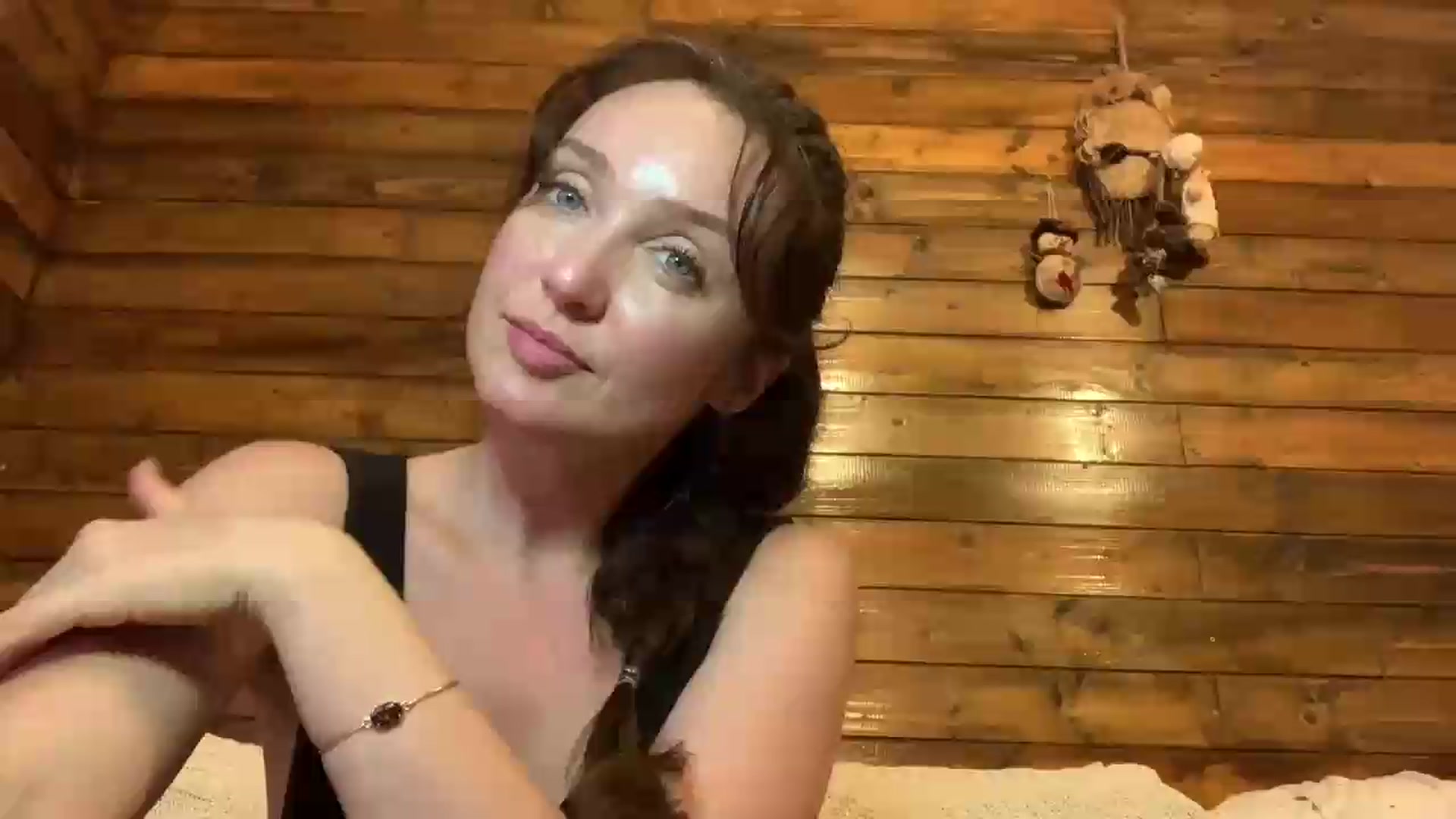 Gallery image thumbnail from FoxyLarysa's myfreecams stream on, 08/05/2026, 23:20 image 1 of 20