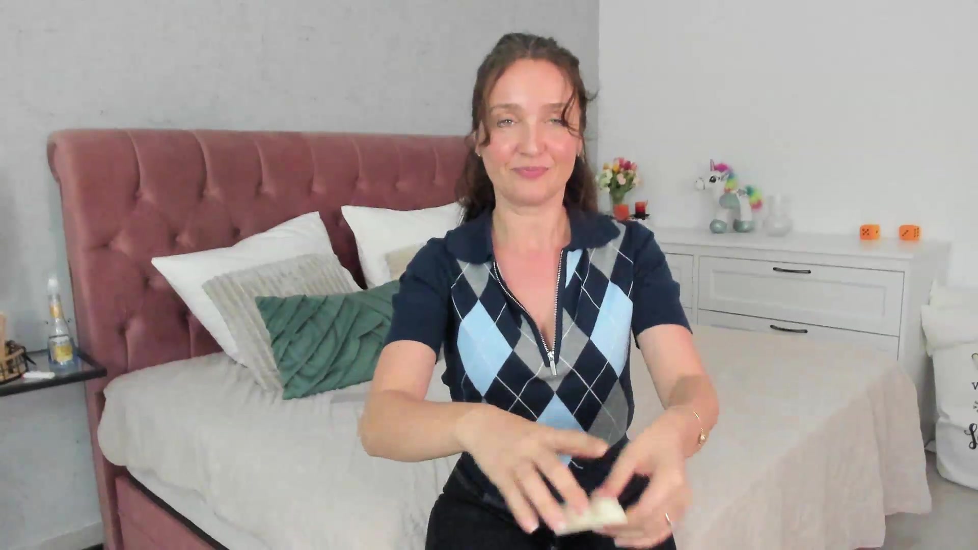 Gallery image thumbnail from FoxyLarysa's myfreecams stream on, 09/09/2026, 20:48 image 6 of 20