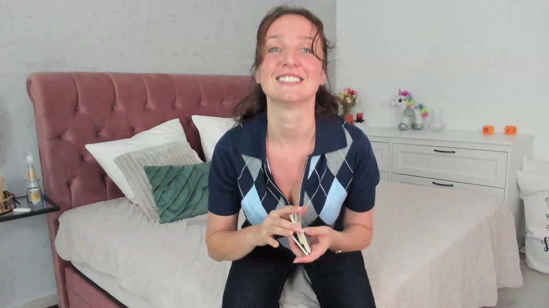 Gallery image thumbnail from FoxyLarysa's myfreecams stream on, 09/09/2026, 20:48 image 8 of 20