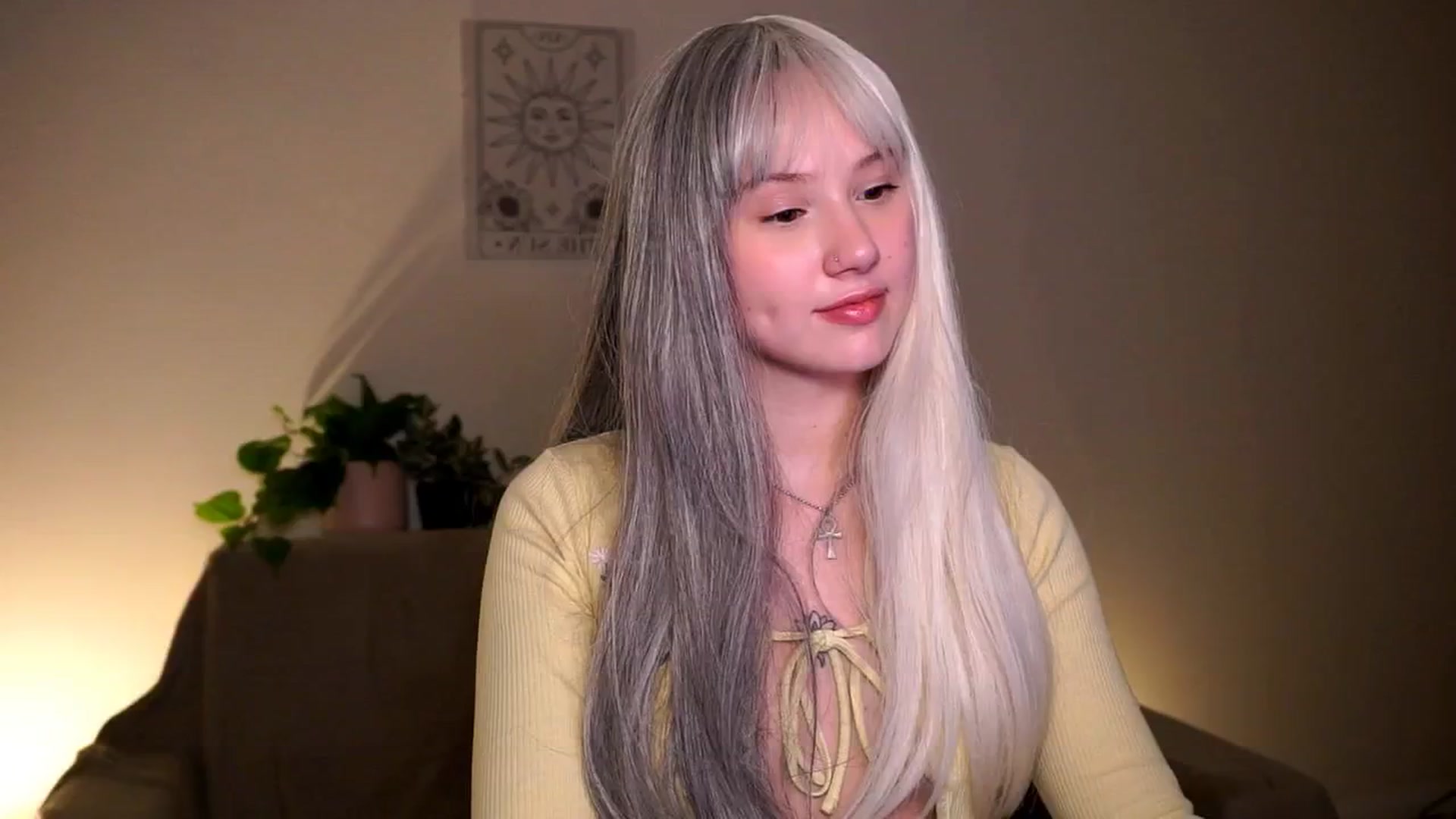 Gallery image thumbnail from FoxyLovesYouu's myfreecams stream on, 04/05/2026, 18:42 image 17 of 20