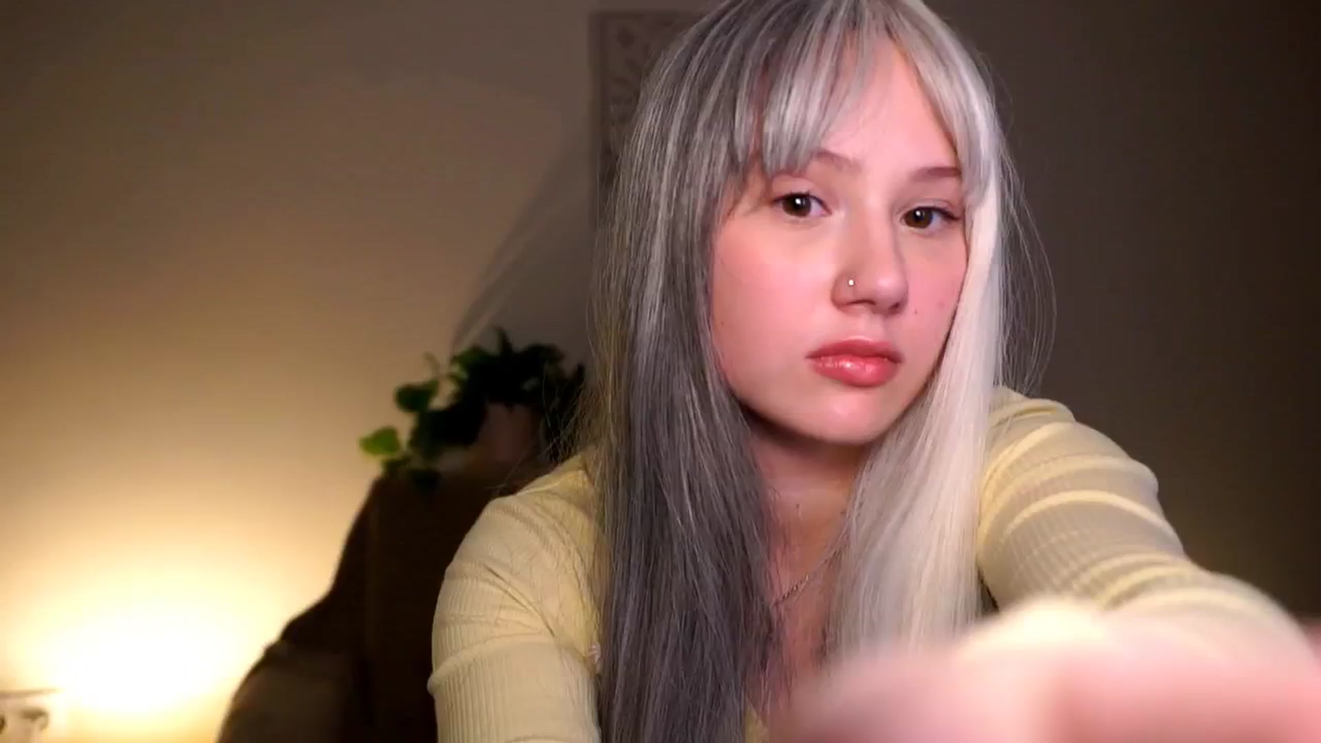 Gallery image thumbnail from FoxyLovesYouu's myfreecams stream on, 04/05/2026, 18:42 image 5 of 20