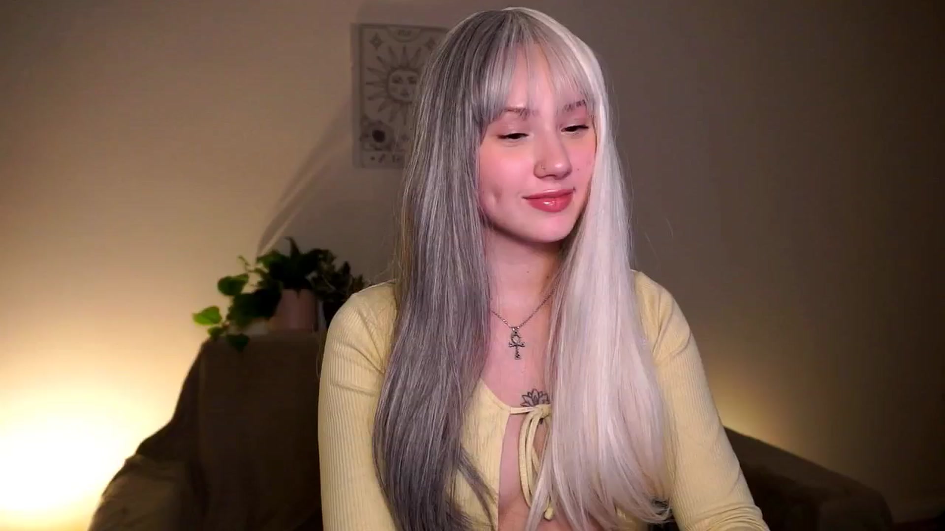 Gallery image thumbnail from FoxyLovesYouu's myfreecams stream on, 04/05/2026, 18:42 image 1 of 20