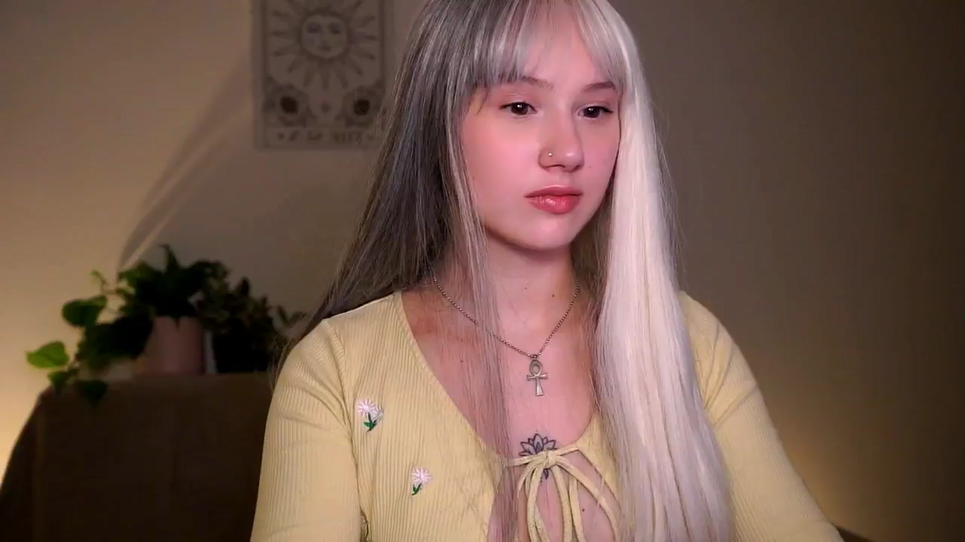 Gallery image thumbnail from FoxyLovesYouu's myfreecams stream on, 04/05/2026, 18:42 image 13 of 20