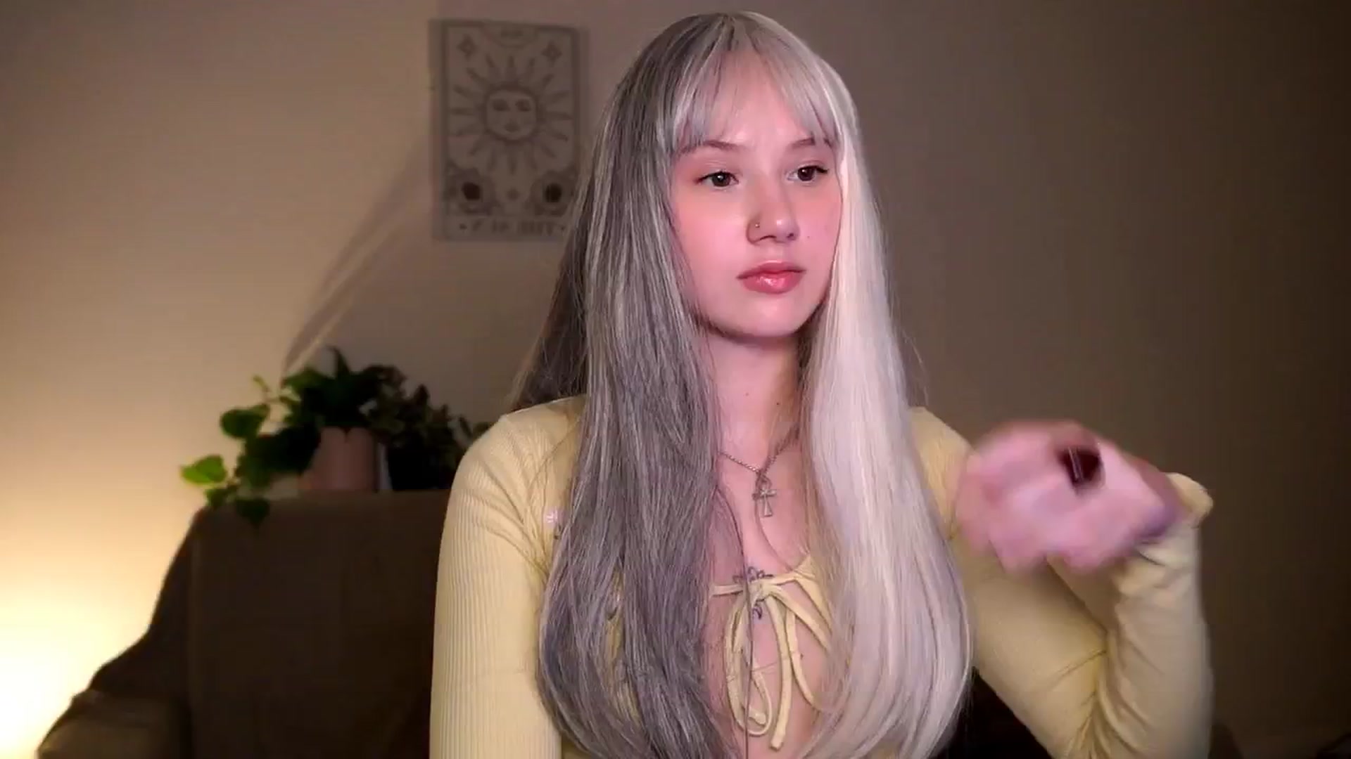 Gallery image thumbnail from FoxyLovesYouu's myfreecams stream on, 04/05/2026, 18:42 image 16 of 20