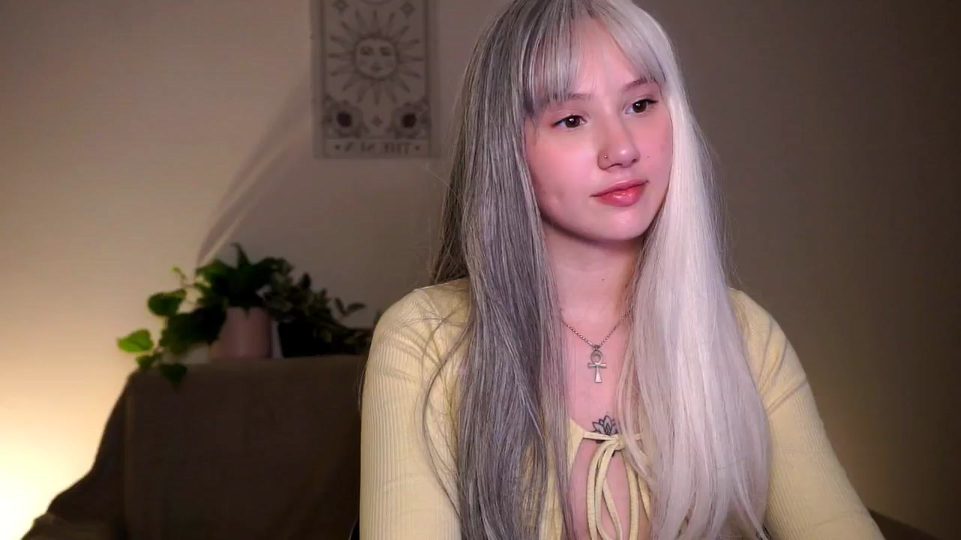 Gallery image thumbnail from FoxyLovesYouu's myfreecams stream on, 04/05/2026, 19:09 image 3 of 20