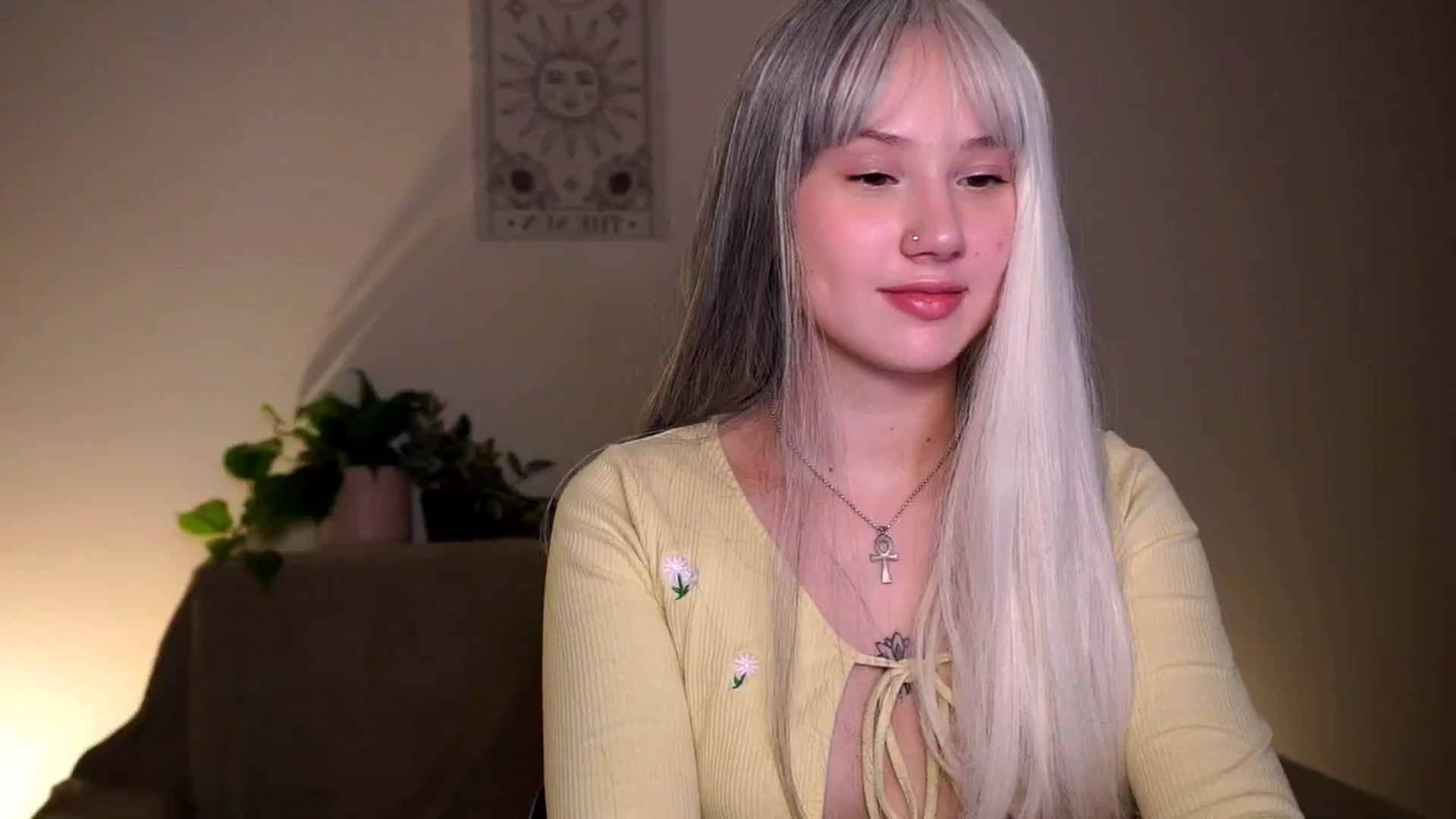 Gallery image thumbnail from FoxyLovesYouu's myfreecams stream on, 04/05/2026, 19:09 image 6 of 20