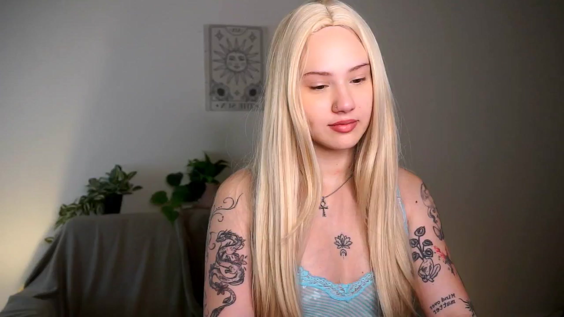 Gallery image thumbnail from FoxyLovesYouu's myfreecams stream on, 04/13/2026, 11:28 image 5 of 20