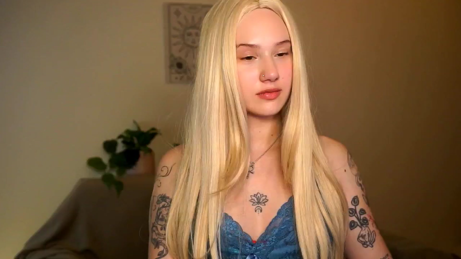 Gallery image thumbnail from FoxyLovesYouu's myfreecams stream on, 04/16/2026, 17:04 image 6 of 20