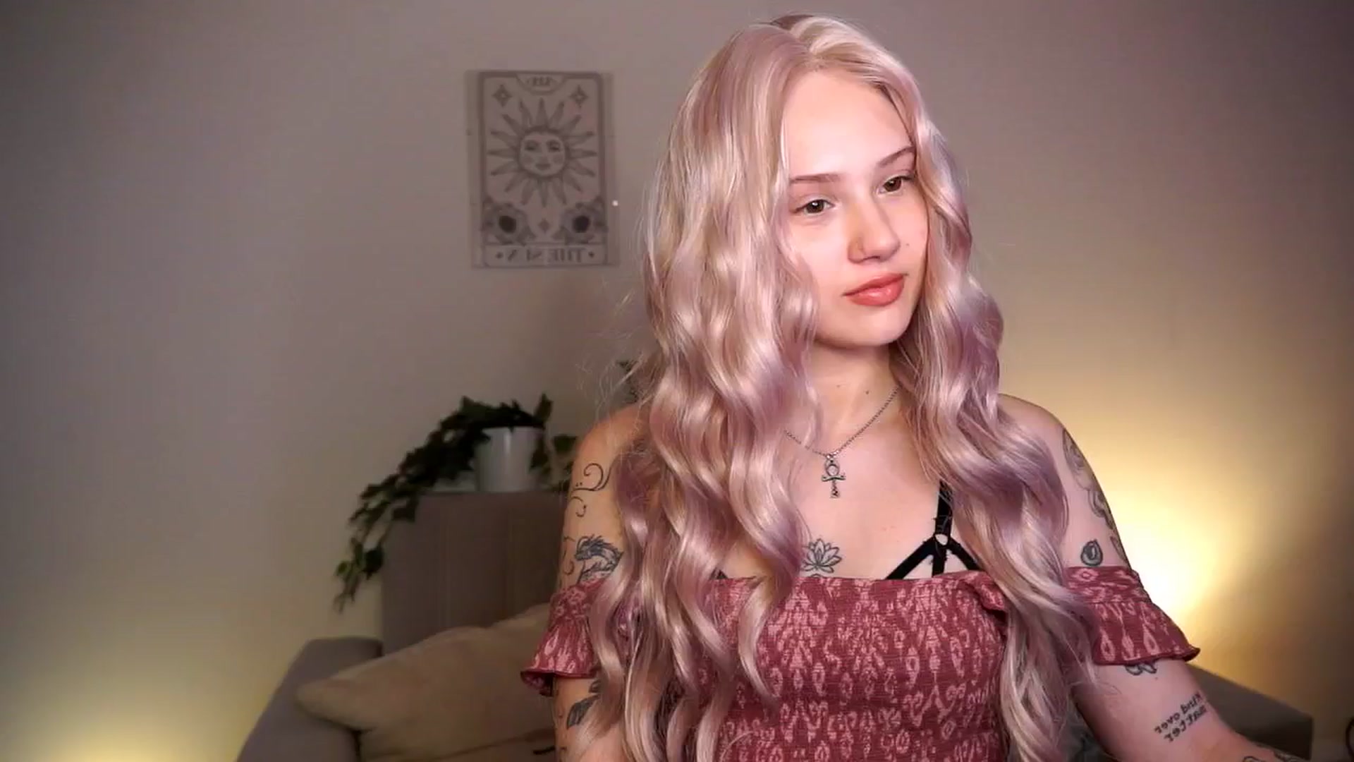 Gallery image thumbnail from FoxyLovesYouu's myfreecams stream on, 04/18/2026, 17:21 image 3 of 20