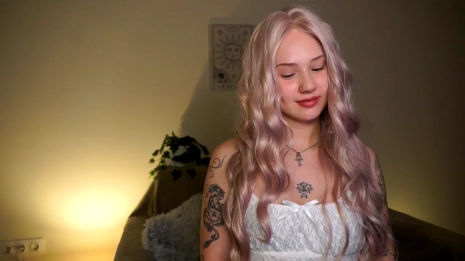 Gallery image thumbnail from FoxyLovesYouu's myfreecams stream on, 04/19/2026, 18:39 image 5 of 20