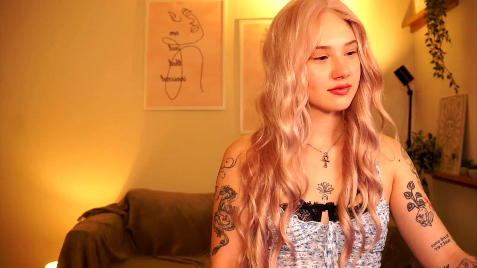 Gallery image thumbnail from FoxyLovesYouu's myfreecams stream on, 04/24/2026, 13:22 image 1 of 20