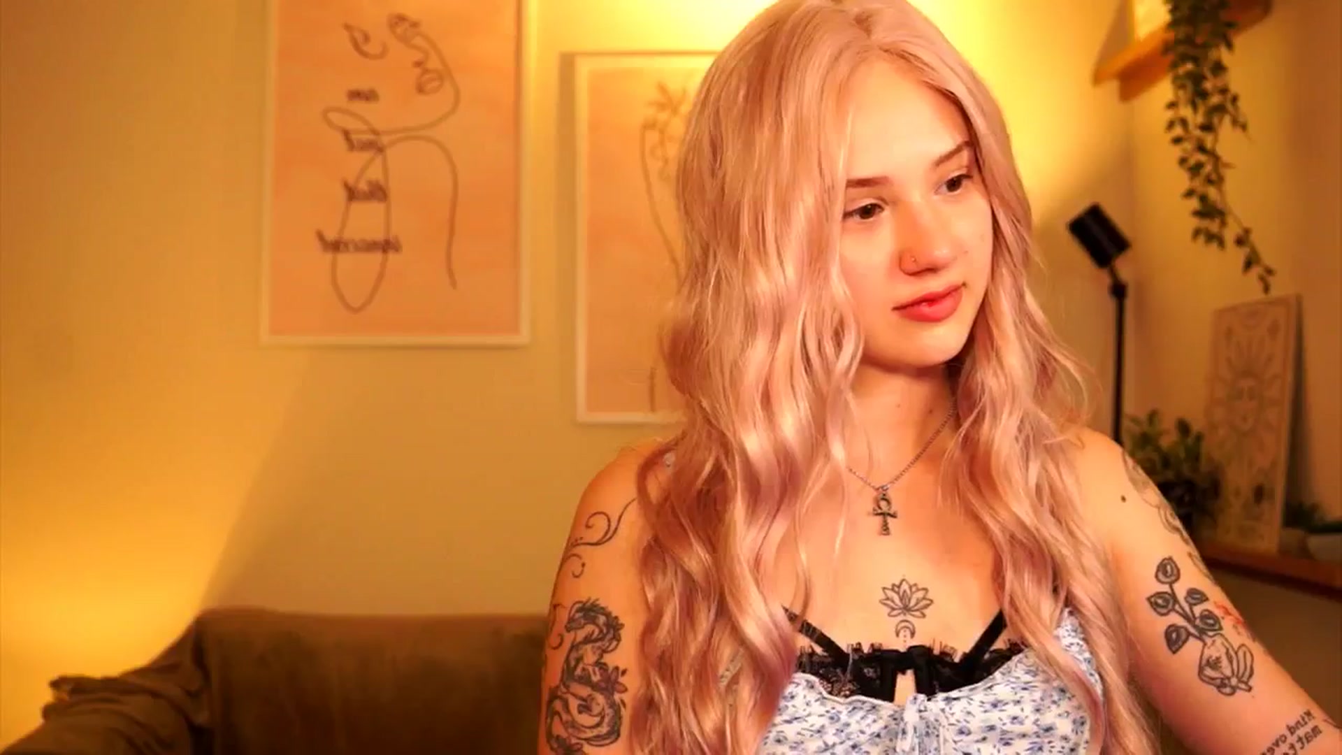 Gallery image thumbnail from FoxyLovesYouu's myfreecams stream on, 04/24/2026, 13:22 image 6 of 20