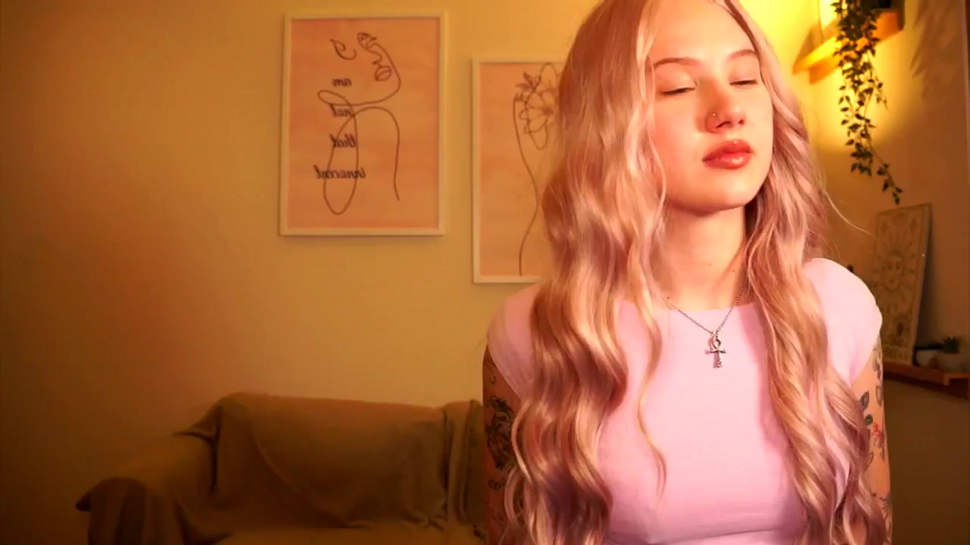Gallery image thumbnail from FoxyLovesYouu's myfreecams stream on, 04/27/2026, 10:58 image 1 of 20