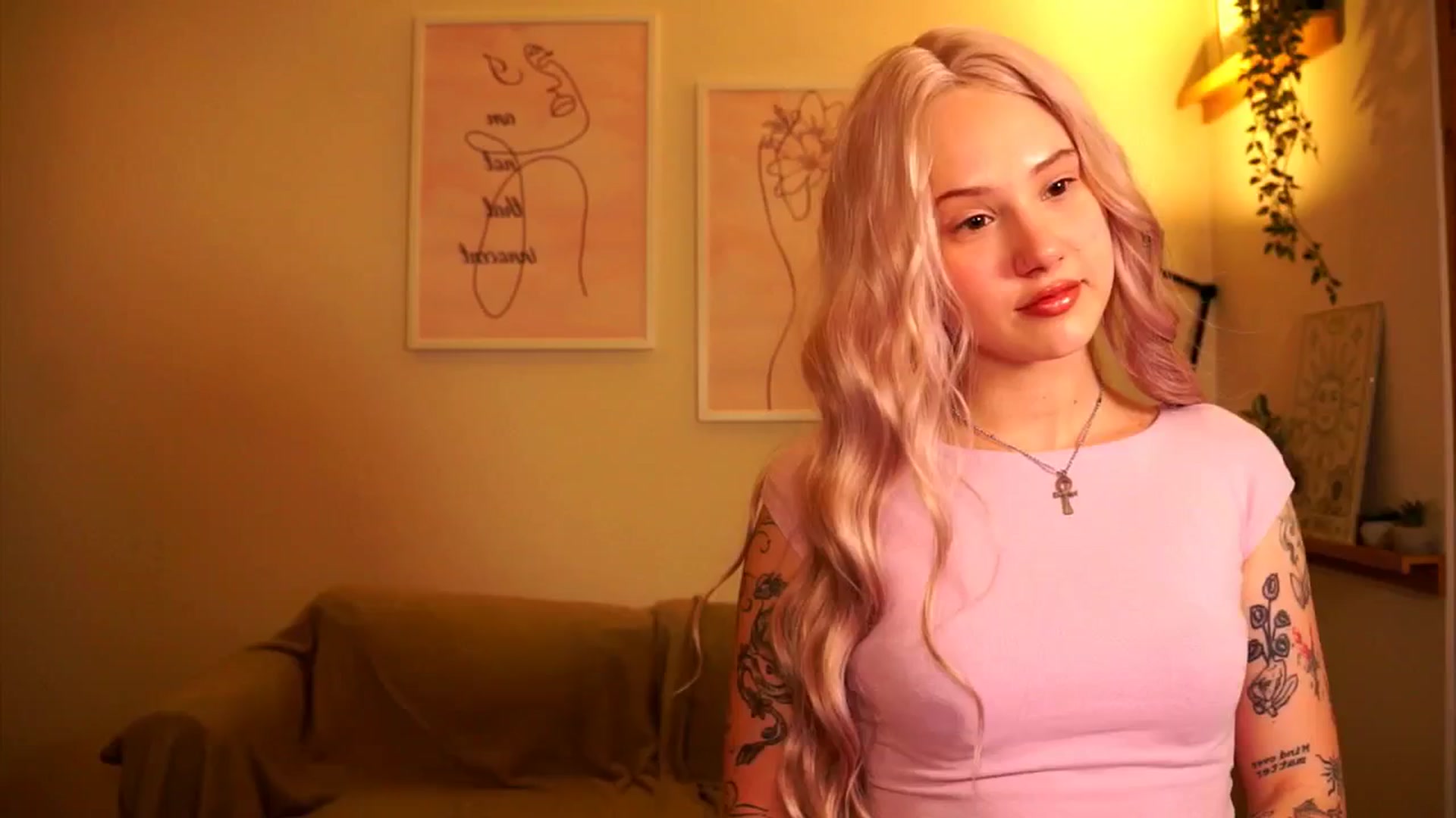 Gallery image thumbnail from FoxyLovesYouu's myfreecams stream on, 04/27/2026, 10:58 image 3 of 20