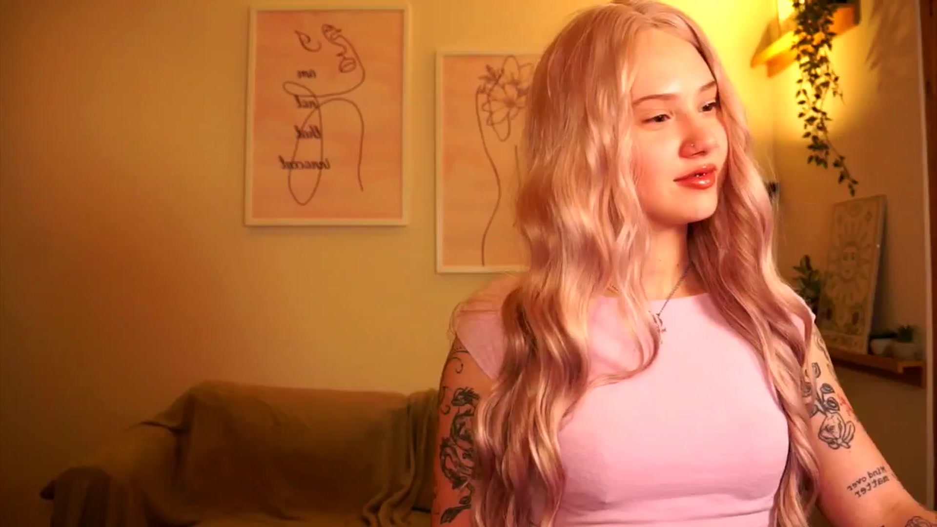 Gallery image thumbnail from FoxyLovesYouu's myfreecams stream on, 04/27/2026, 10:58 image 19 of 20