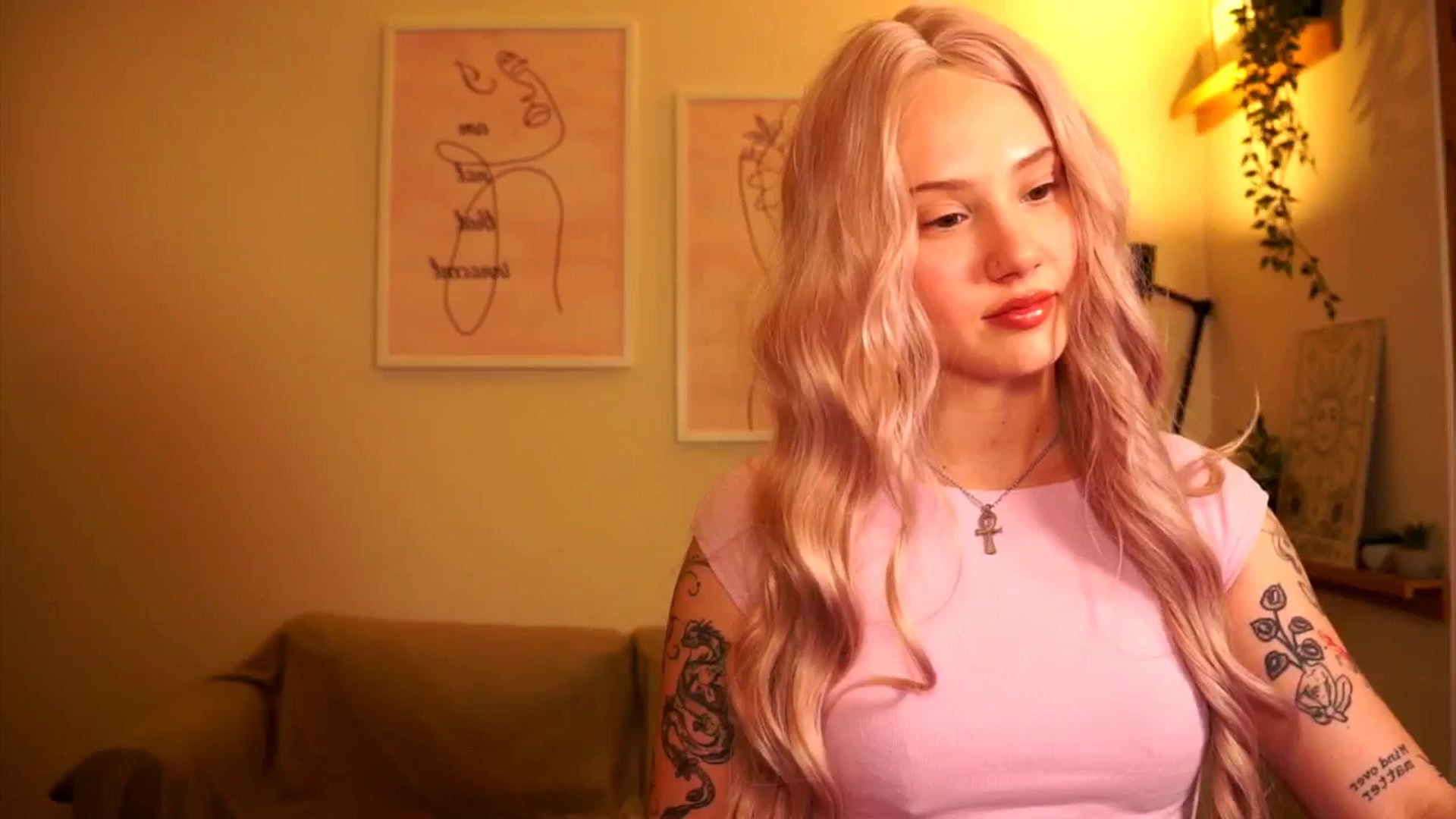 Gallery image thumbnail from FoxyLovesYouu's myfreecams stream on, 04/27/2026, 10:58 image 12 of 20