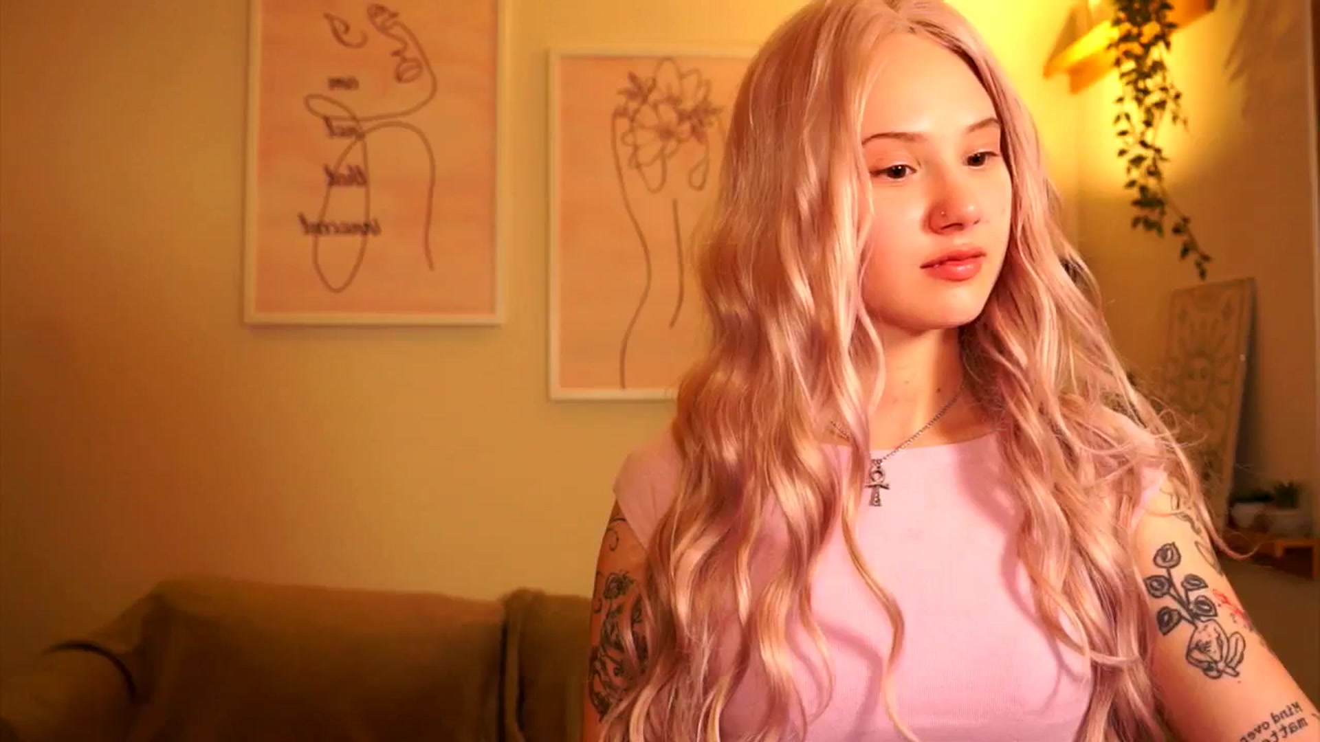 Gallery image thumbnail from FoxyLovesYouu's myfreecams stream on, 04/27/2026, 14:29 image 13 of 20