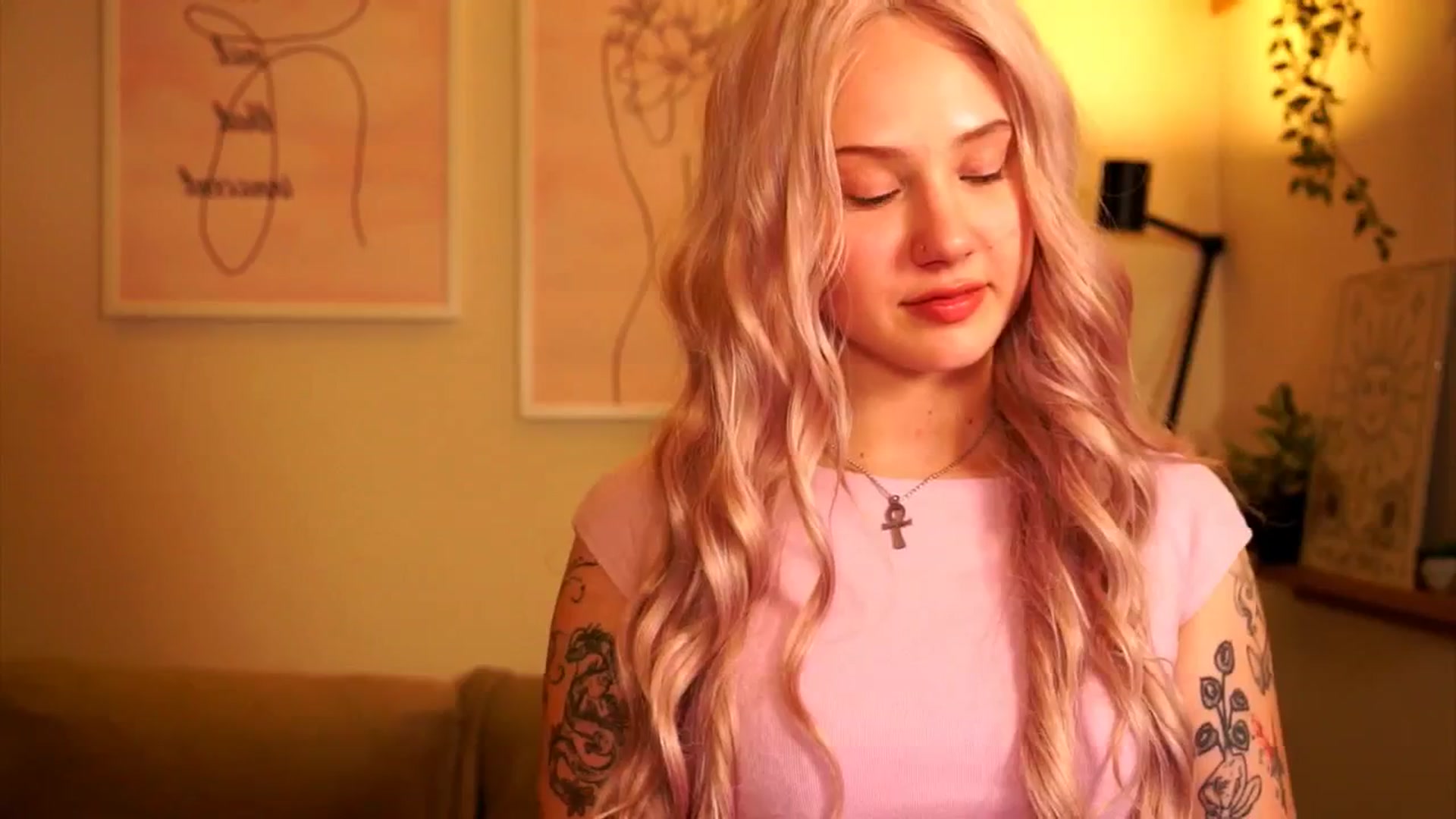 Gallery image thumbnail from FoxyLovesYouu's myfreecams stream on, 04/27/2026, 14:29 image 11 of 20