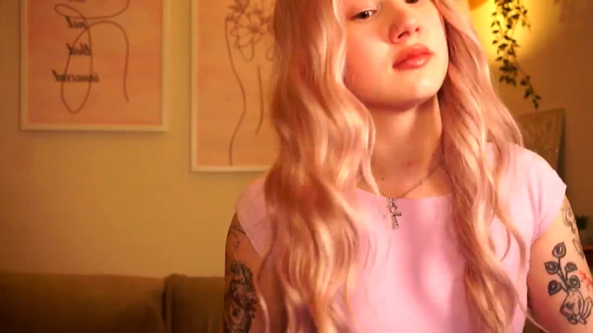 Gallery image thumbnail from FoxyLovesYouu's myfreecams stream on, 04/27/2026, 14:29 image 4 of 20