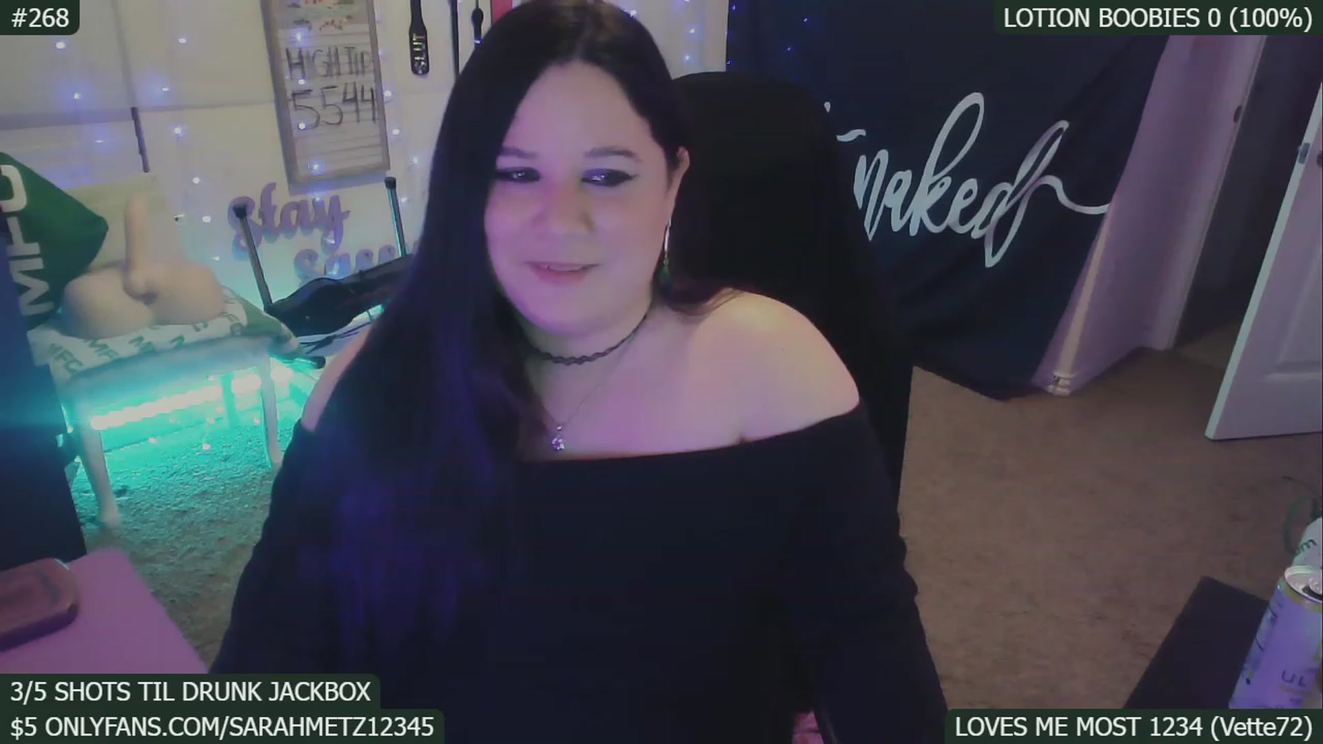 Gallery image thumbnail from FoxyWins's myfreecams stream on, 01/22/2023, 07:00 image 4 of 20