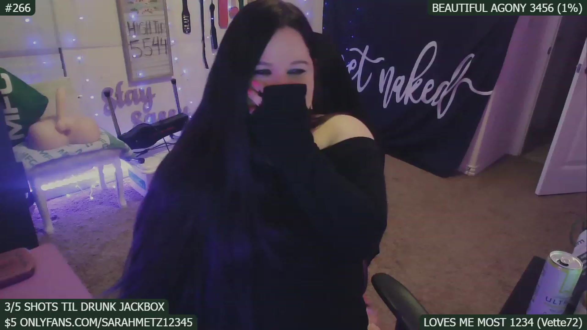 Gallery image thumbnail from FoxyWins's myfreecams stream on, 01/22/2023, 07:00 image 8 of 20
