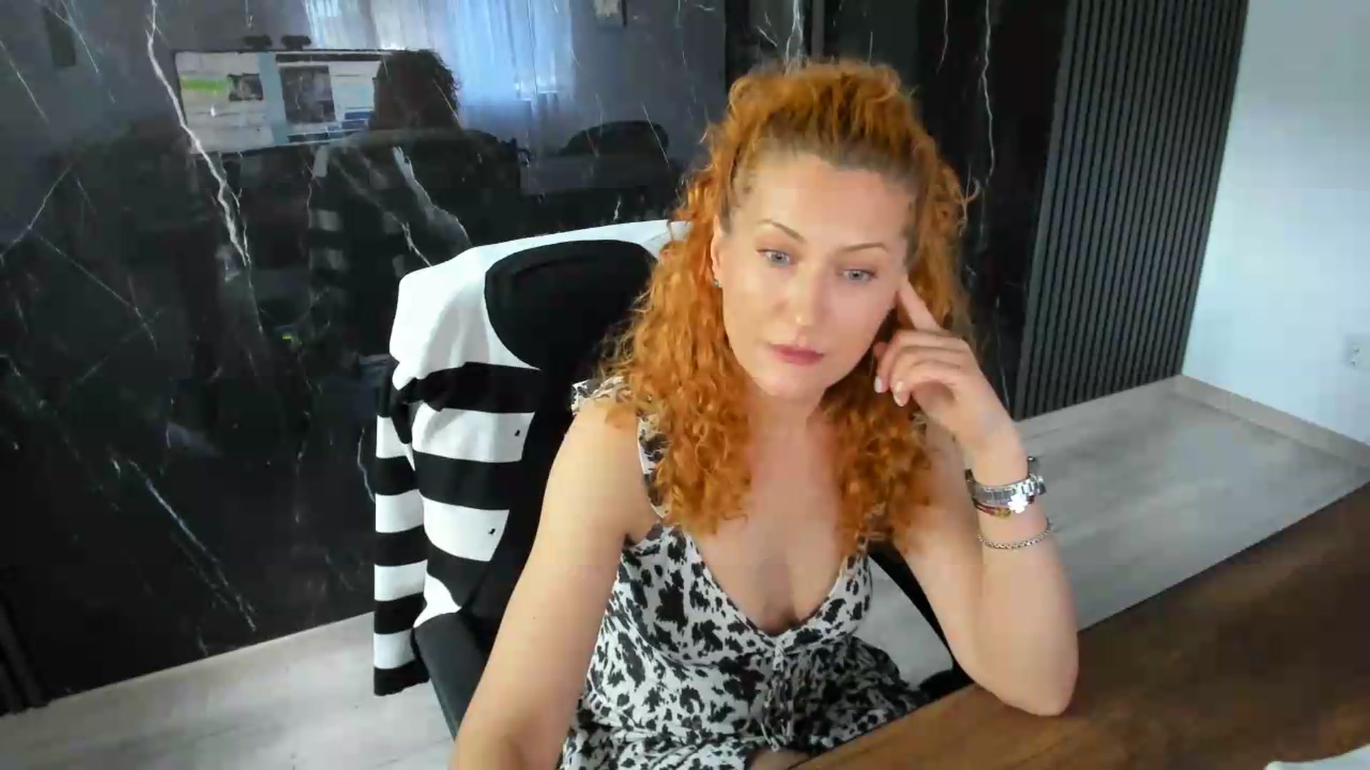 Gallery image thumbnail from Foxy_forever's myfreecams stream on, 06/19/2026, 11:47 image 18 of 20