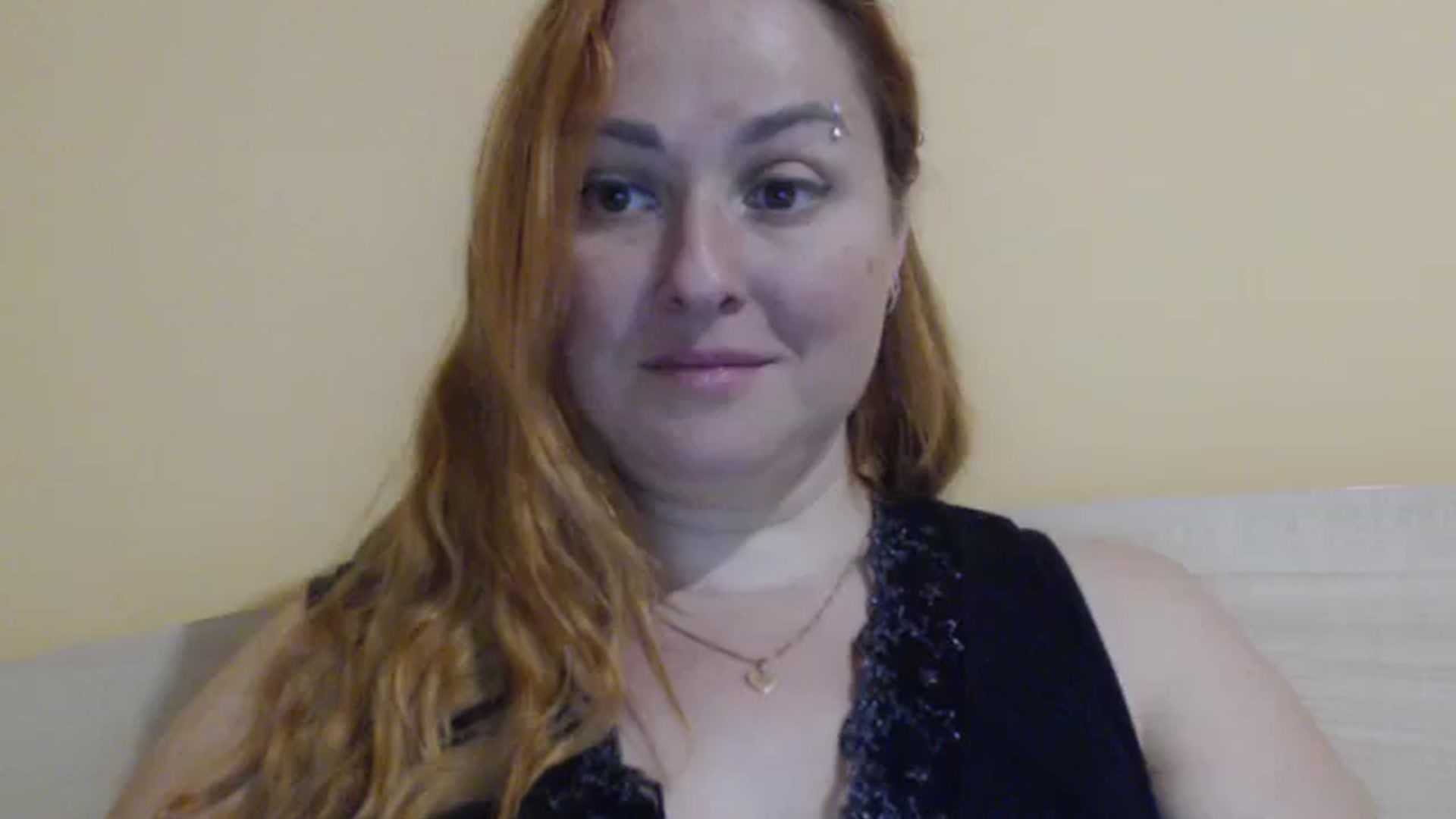 Gallery image thumbnail from Foxy_red333's myfreecams stream on, 10/26/2025, 10:45 image 2 of 20
