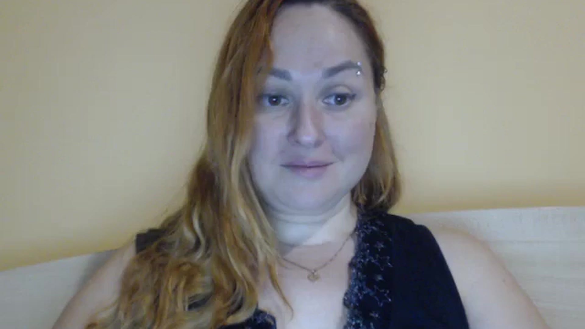 Gallery image thumbnail from Foxy_red333's myfreecams stream on, 10/26/2025, 10:45 image 6 of 20