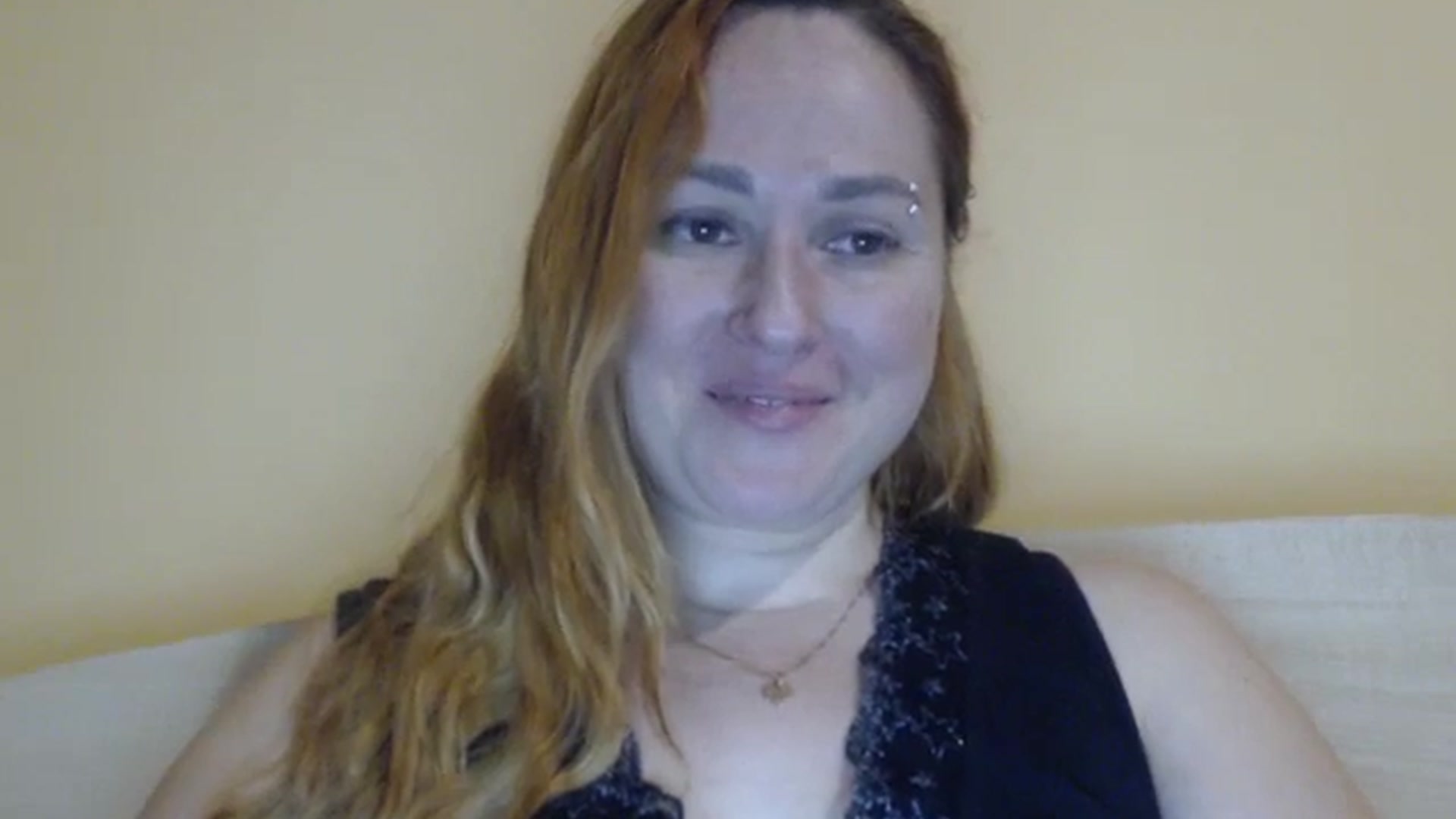 Gallery image thumbnail from Foxy_red333's myfreecams stream on, 10/26/2025, 10:45 image 5 of 20