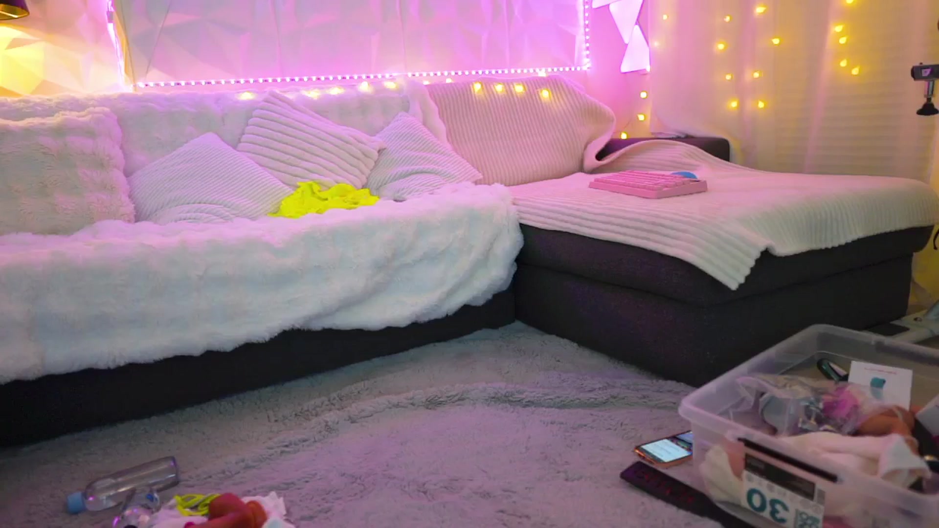 Gallery image thumbnail from Francoiise69's myfreecams stream on, 05/21/2024, 17:44 image 3 of 20