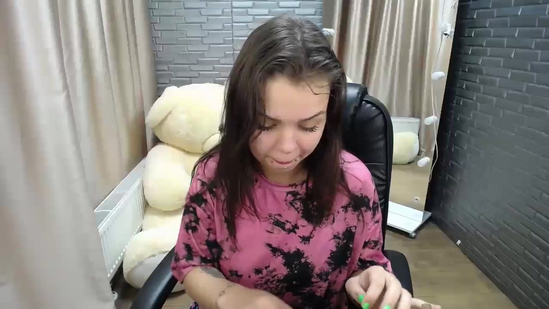 Gallery image thumbnail from FrancyRossi's myfreecams stream on, 05/19/2024, 09:02 image 20 of 20