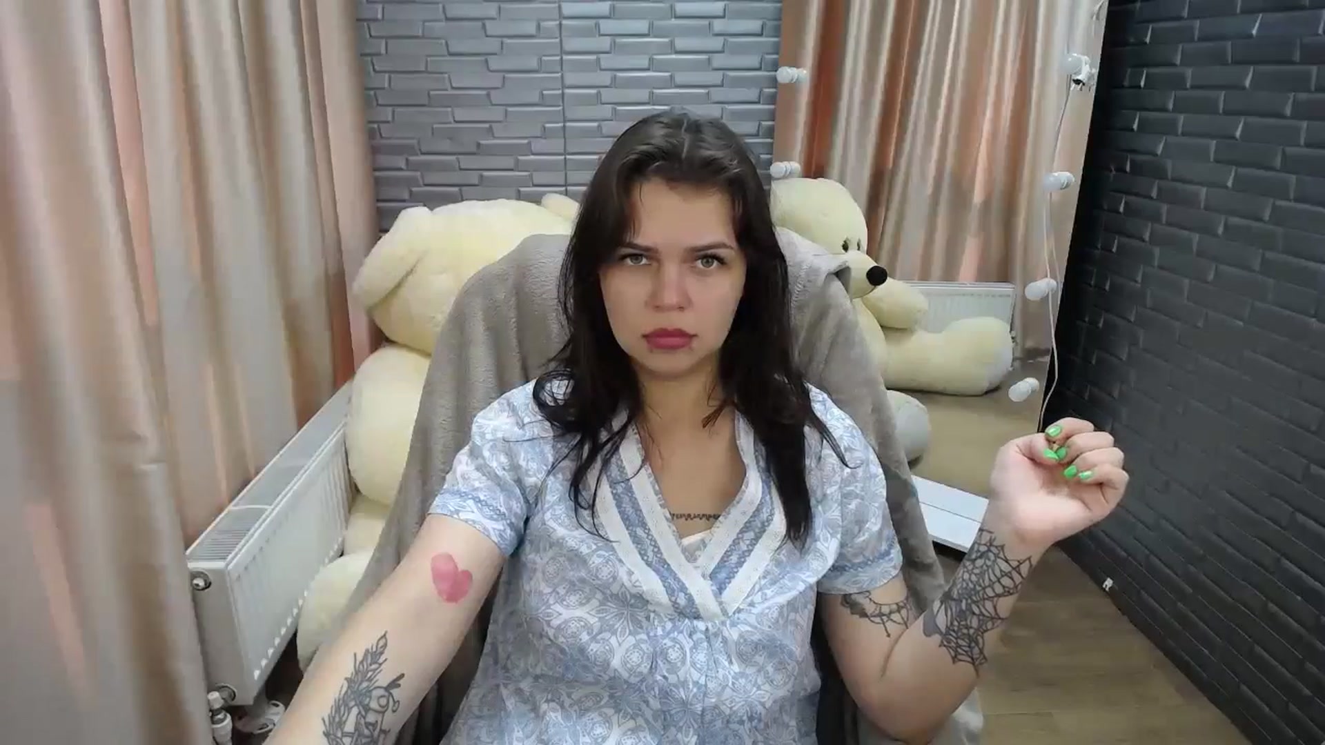 Gallery image thumbnail from FrancyRossi's myfreecams stream on, 05/21/2024, 10:06 image 19 of 20