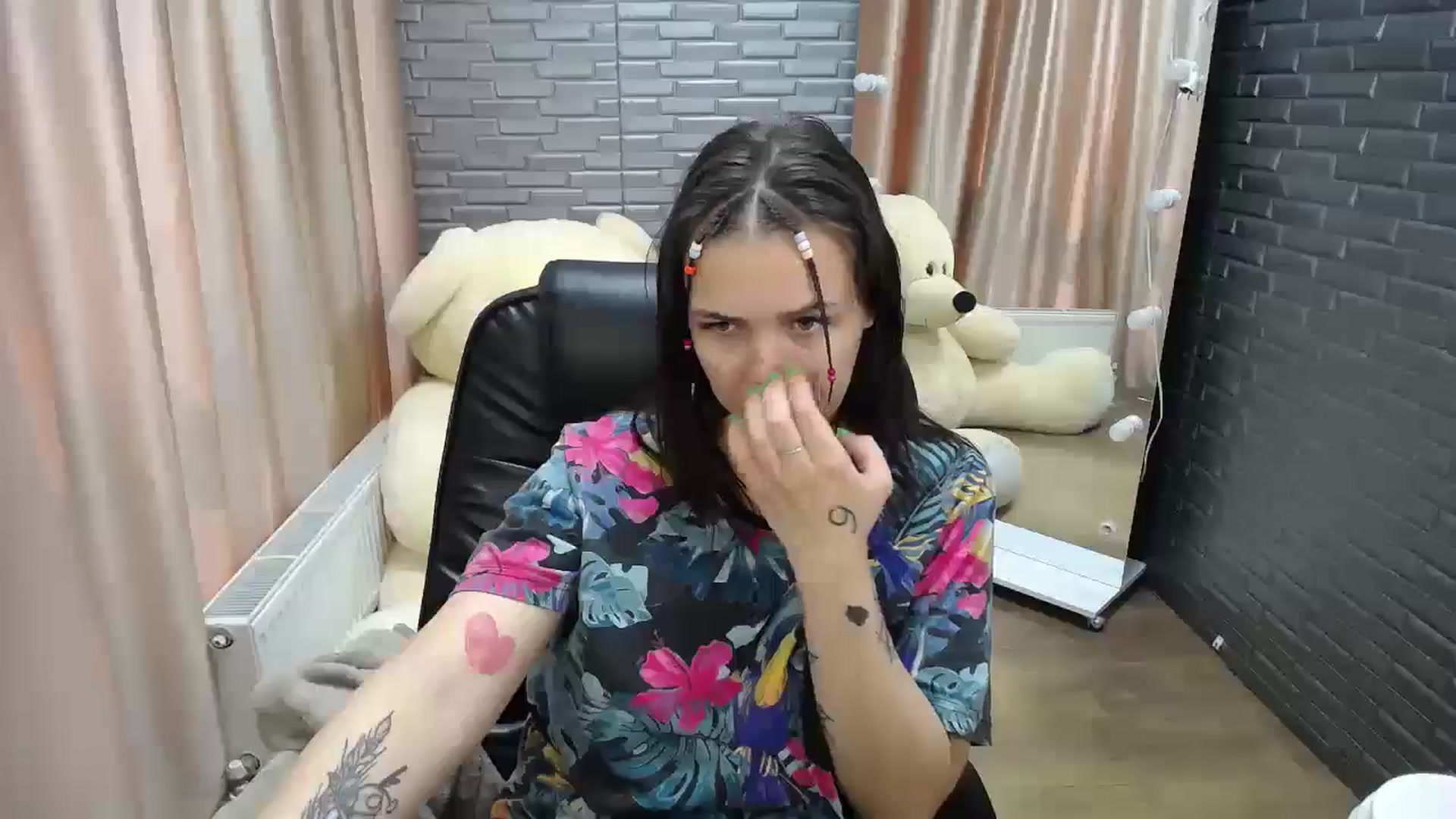 Gallery image thumbnail from FrancyRossi's myfreecams stream on, 05/22/2024, 10:20 image 17 of 20