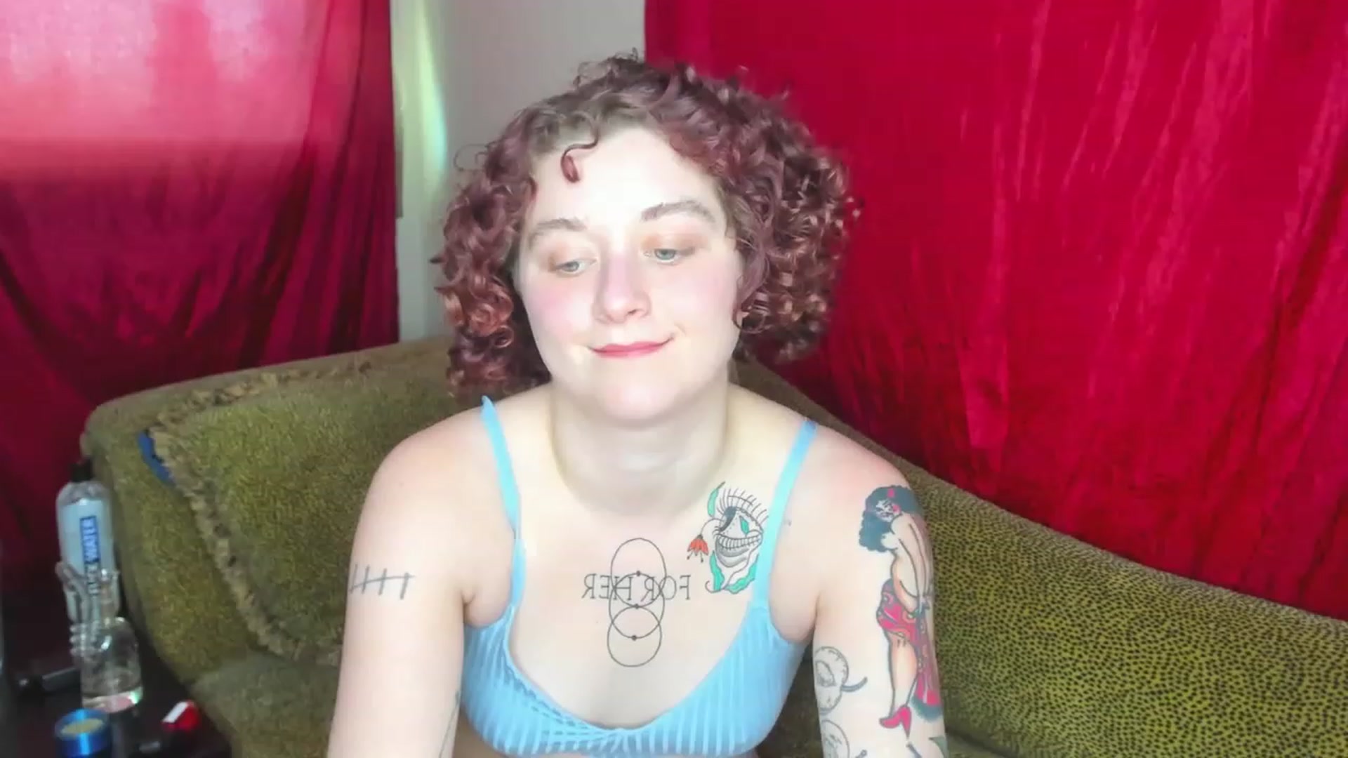 Gallery image thumbnail from FrankiePeach's myfreecams stream on, 12/02/2022, 18:28 image 14 of 20