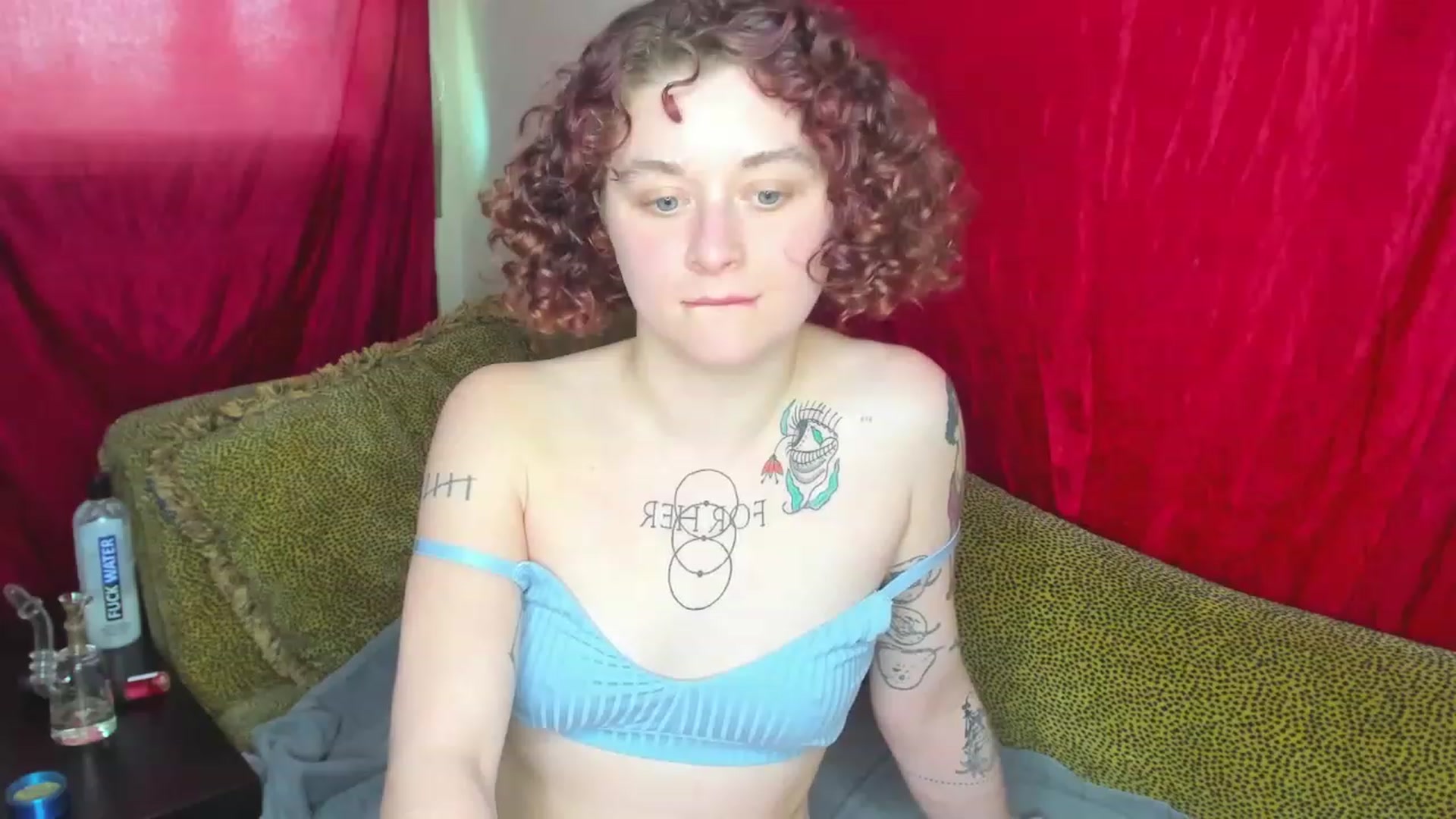 Gallery image thumbnail from FrankiePeach's myfreecams stream on, 12/02/2022, 19:09 image 15 of 20