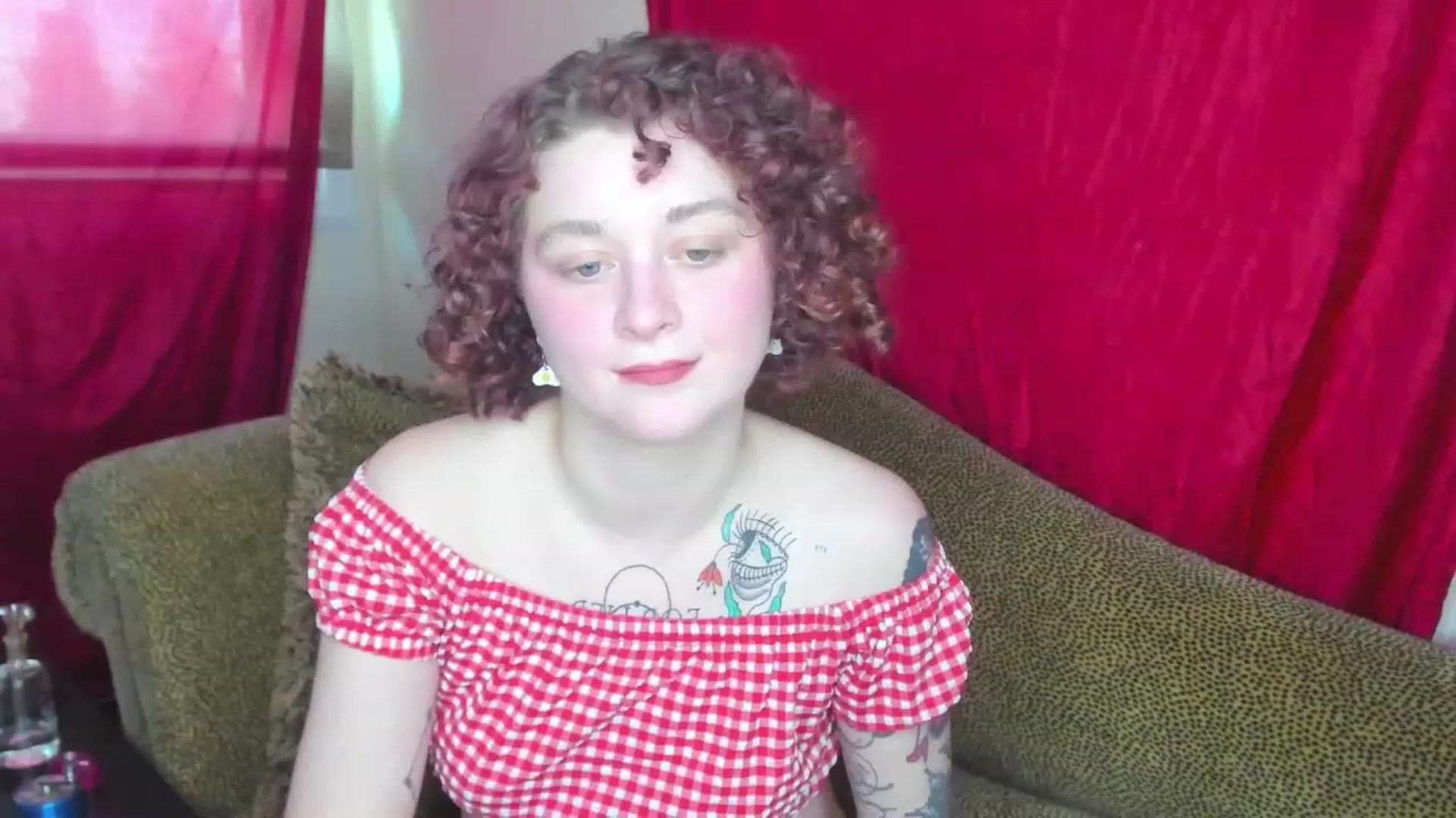 Gallery image thumbnail from FrankiePeach's myfreecams stream on, 12/09/2022, 20:06 image 4 of 20