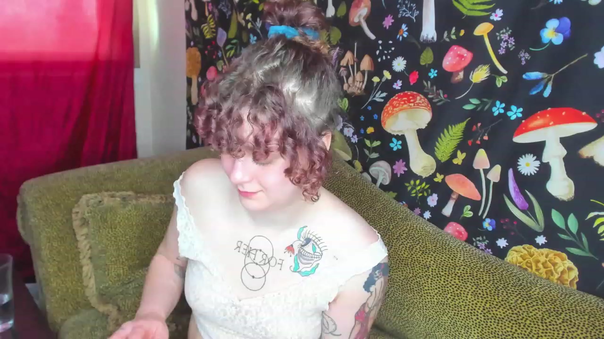 Gallery image thumbnail from FrankiePeach's myfreecams stream on, 12/19/2022, 20:54 image 17 of 20