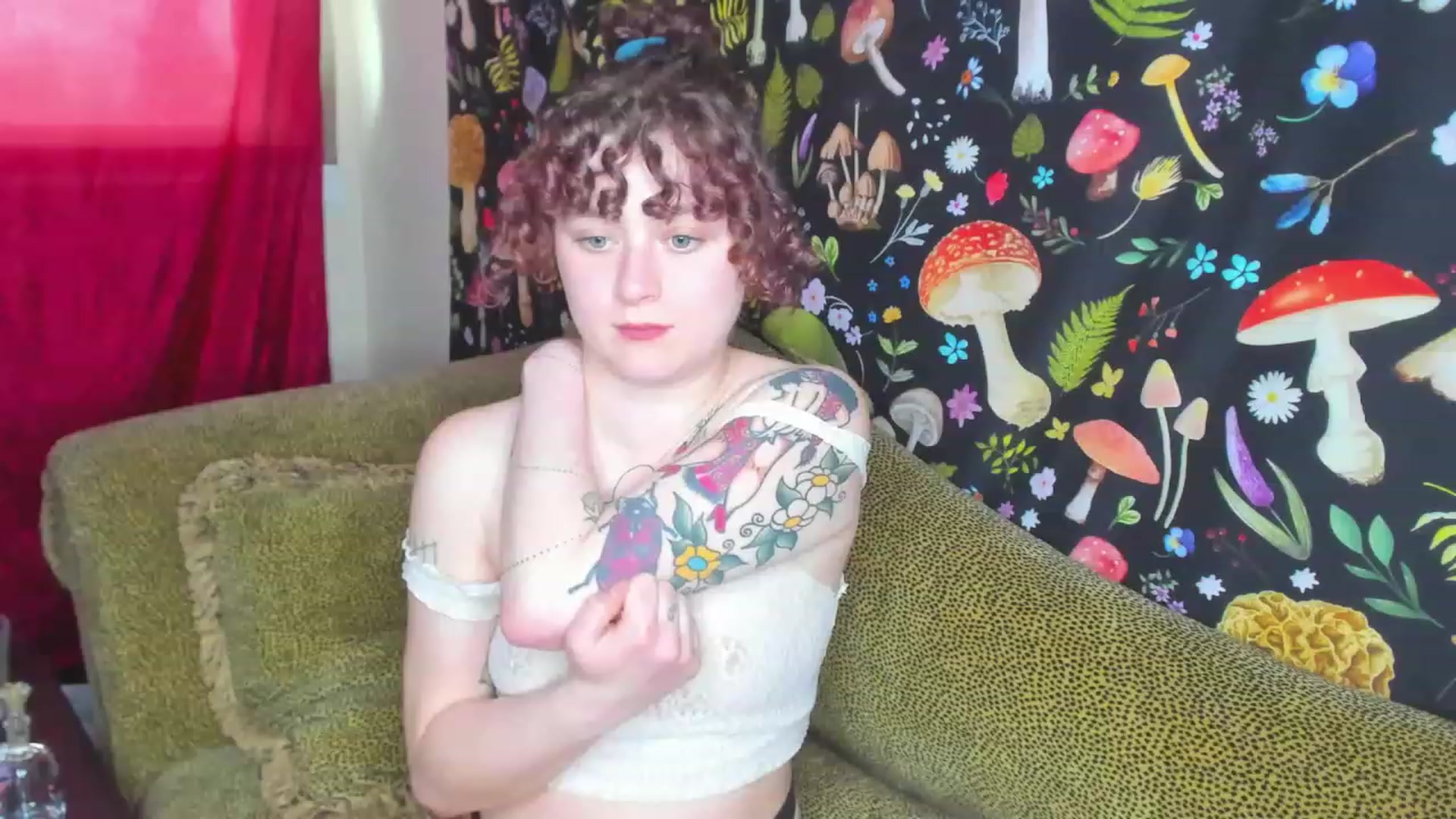 Gallery image thumbnail from FrankiePeach's myfreecams stream on, 12/19/2022, 20:54 image 10 of 20